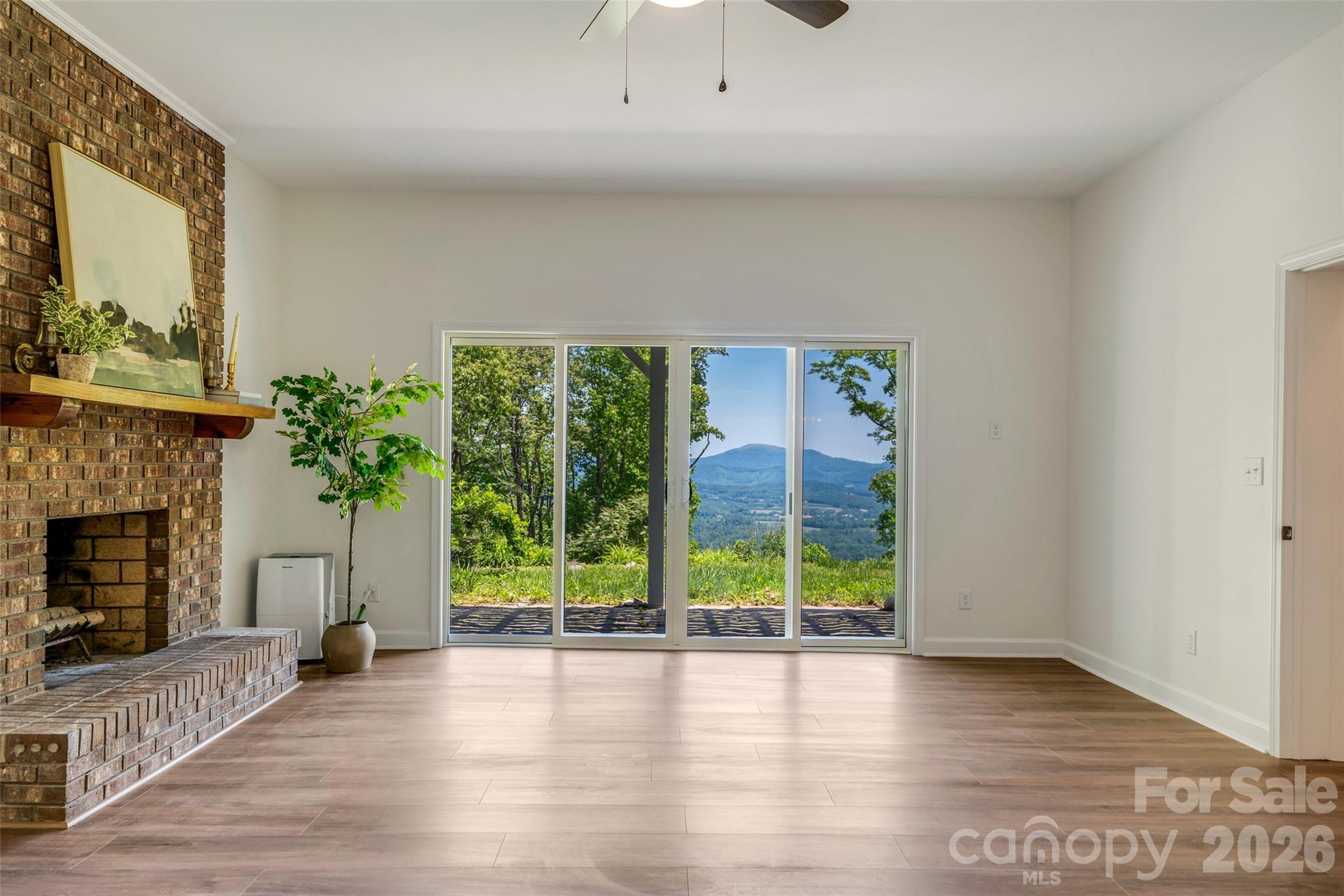 69 Milburn Lane — Hendersonville