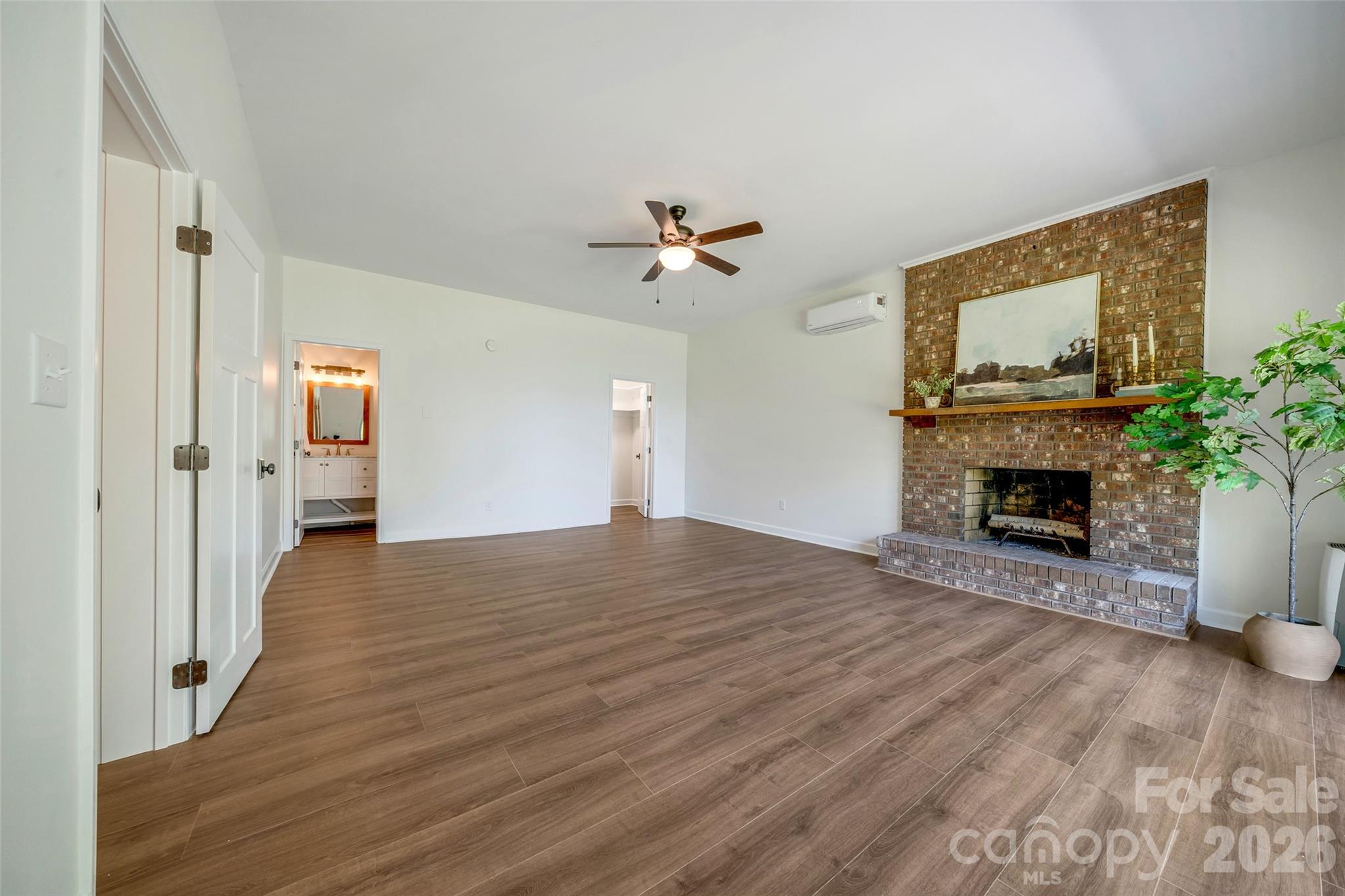69 Milburn Lane — Hendersonville