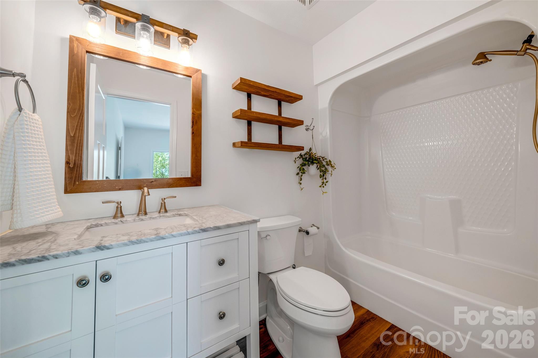 69 Milburn Lane — Hendersonville