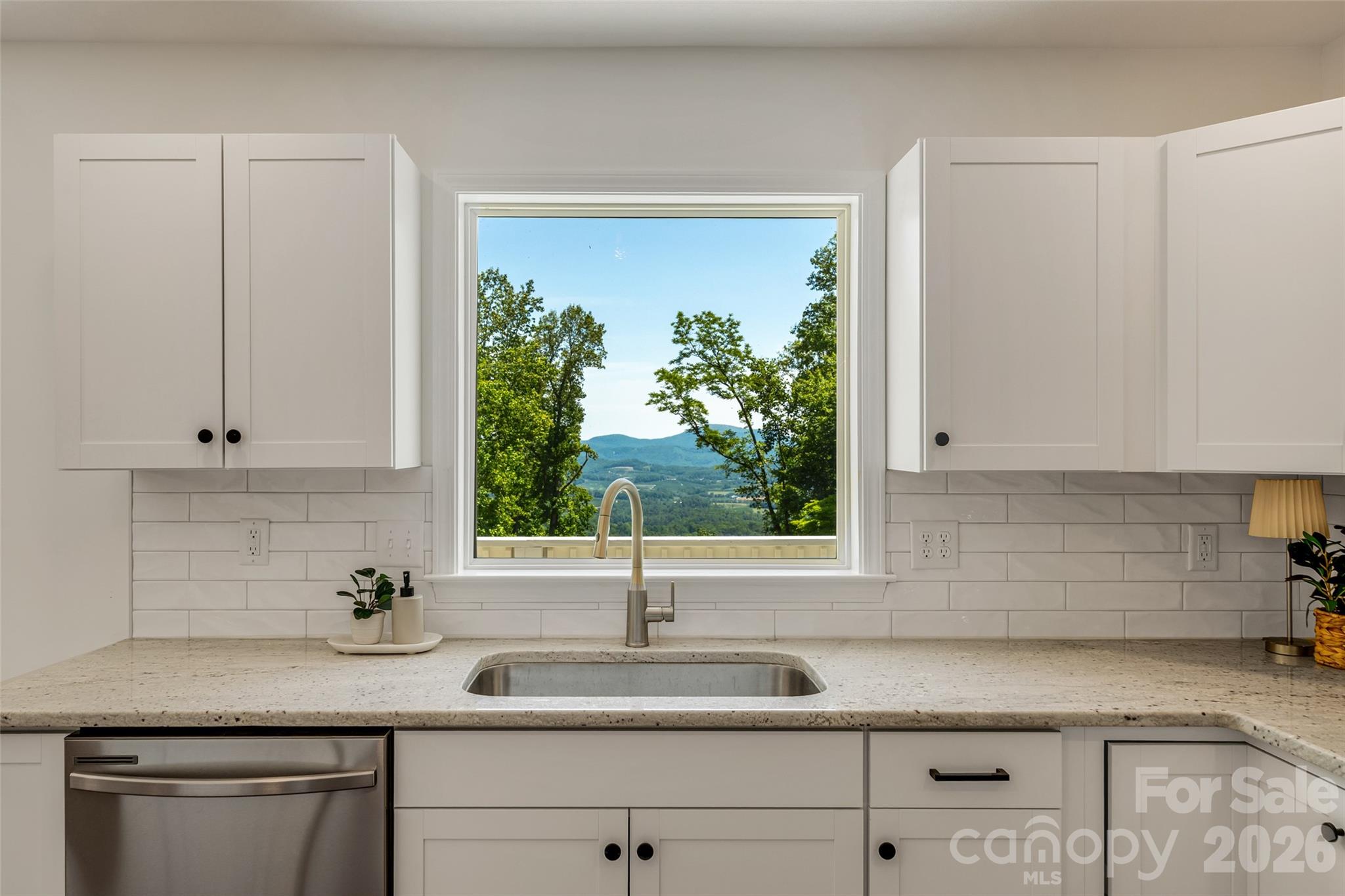 69 Milburn Lane — Hendersonville