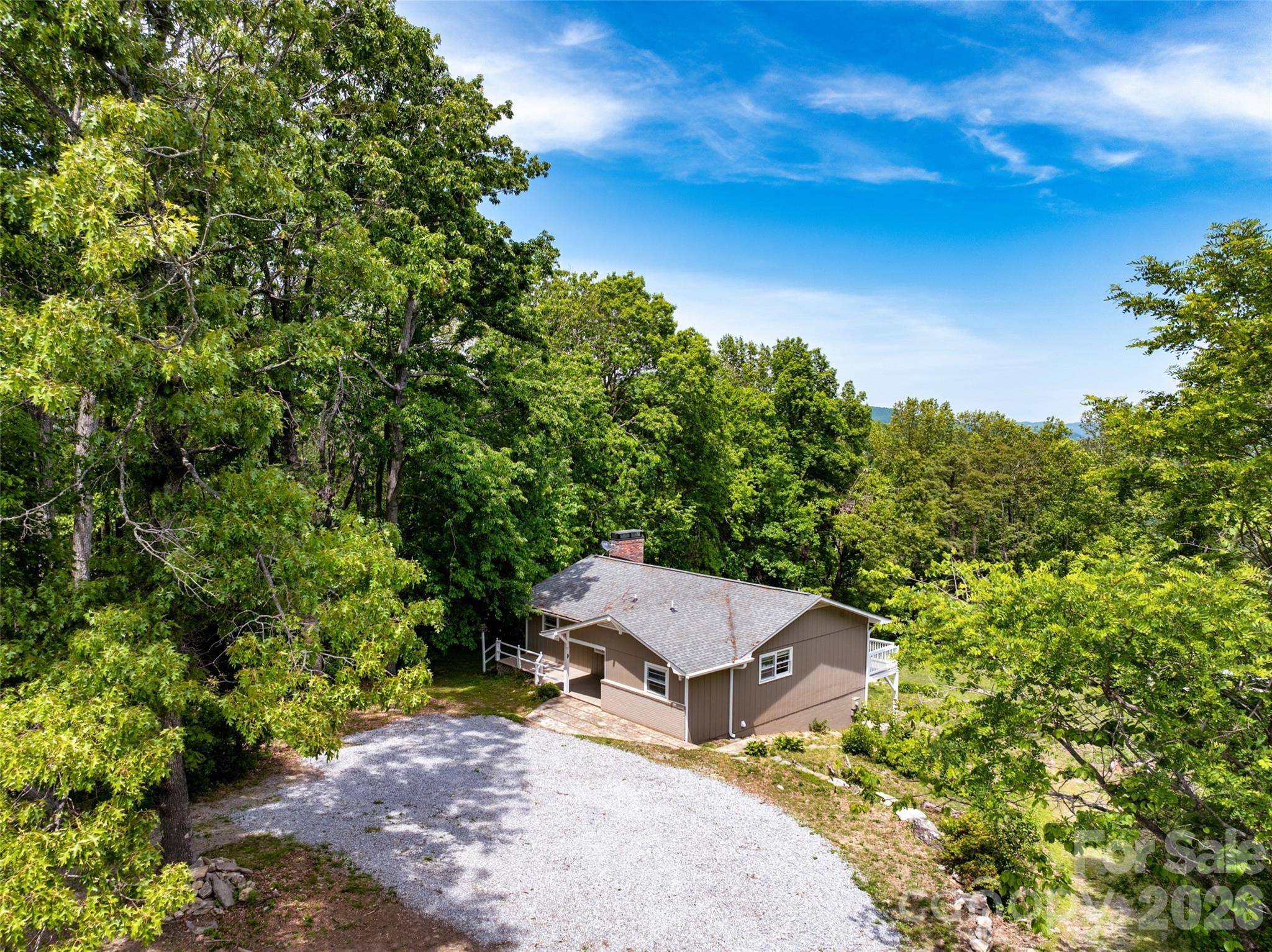 69 Milburn Lane — Hendersonville