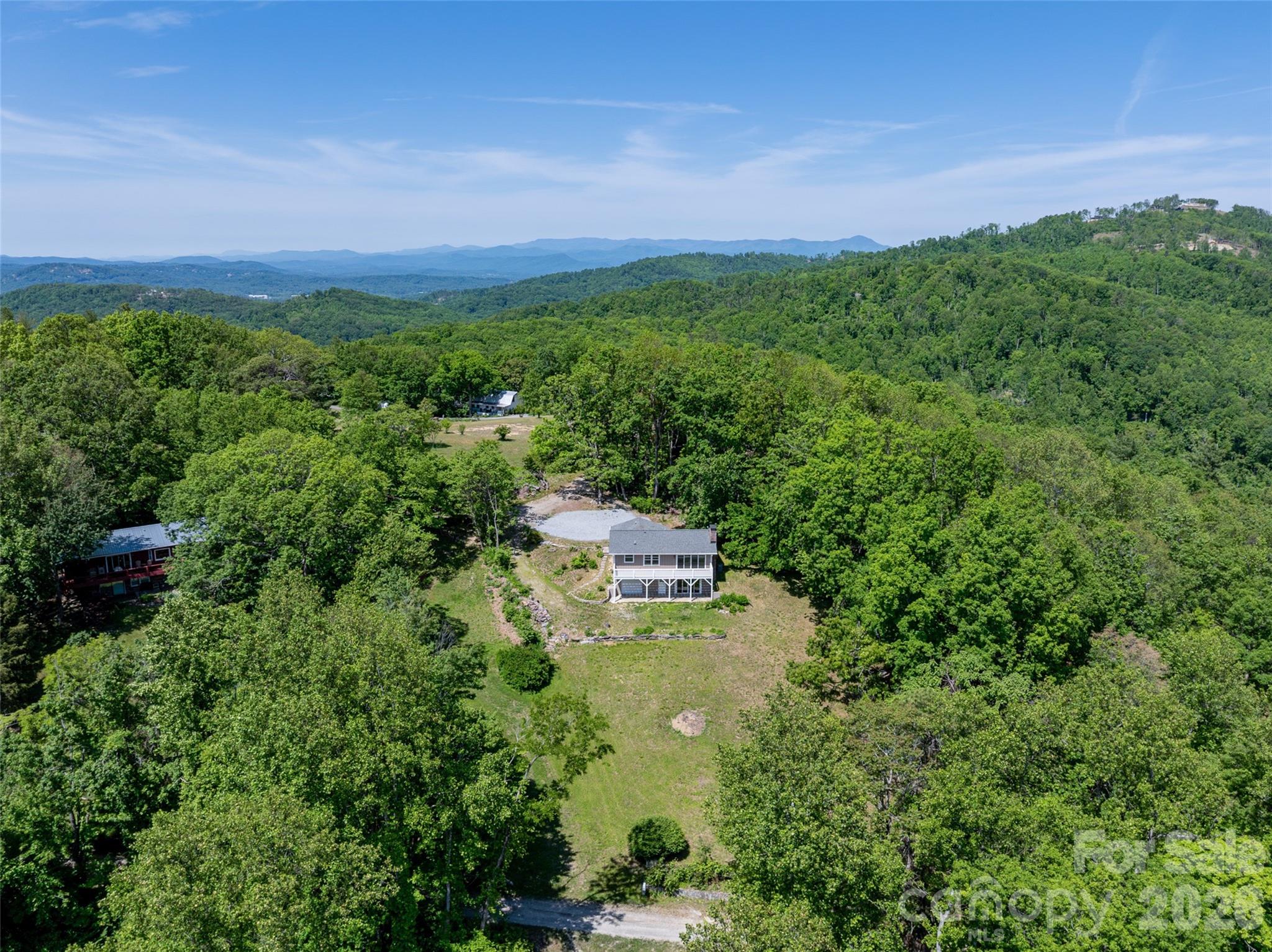 69 Milburn Lane — Hendersonville