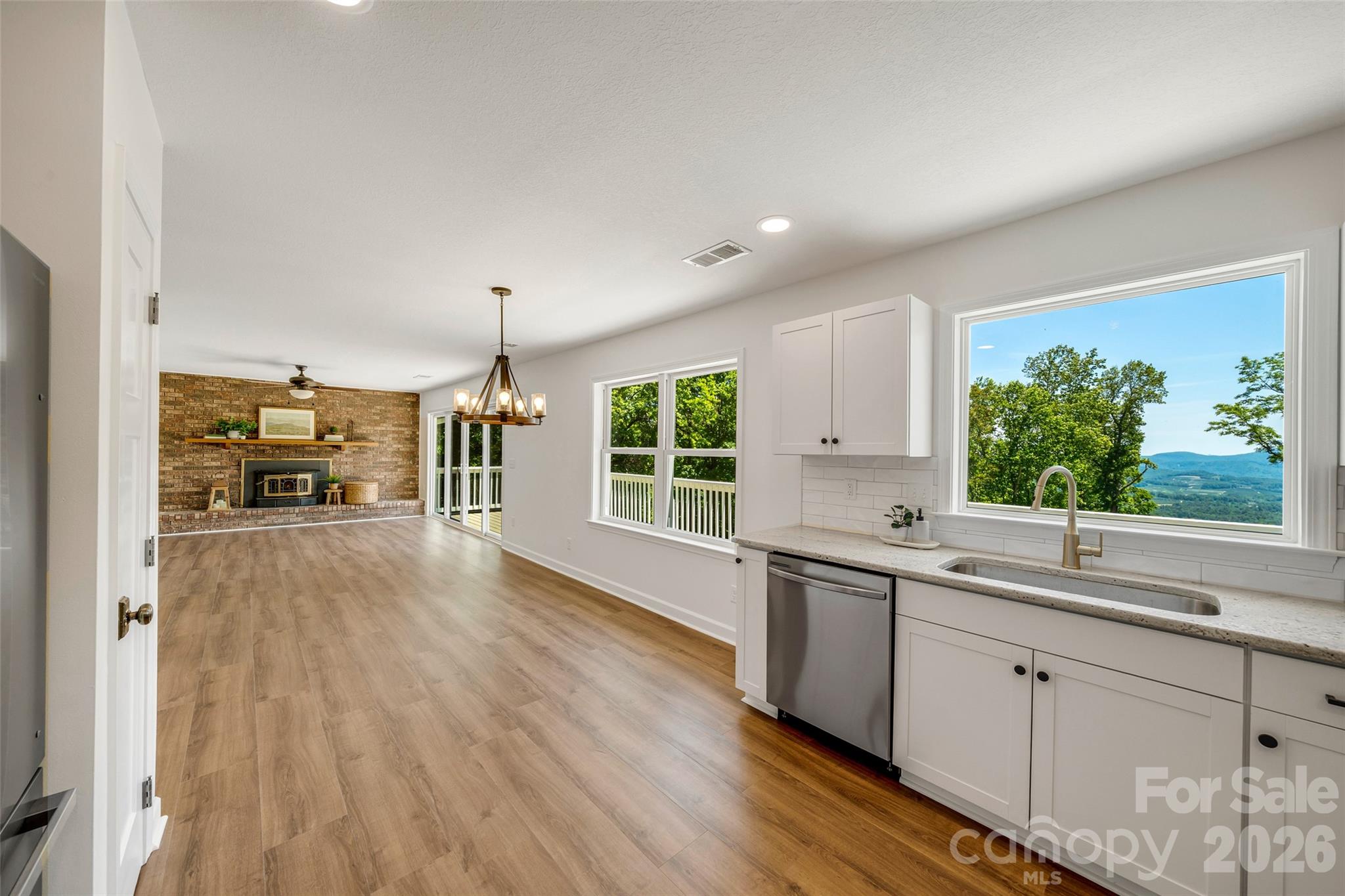 69 Milburn Lane — Hendersonville