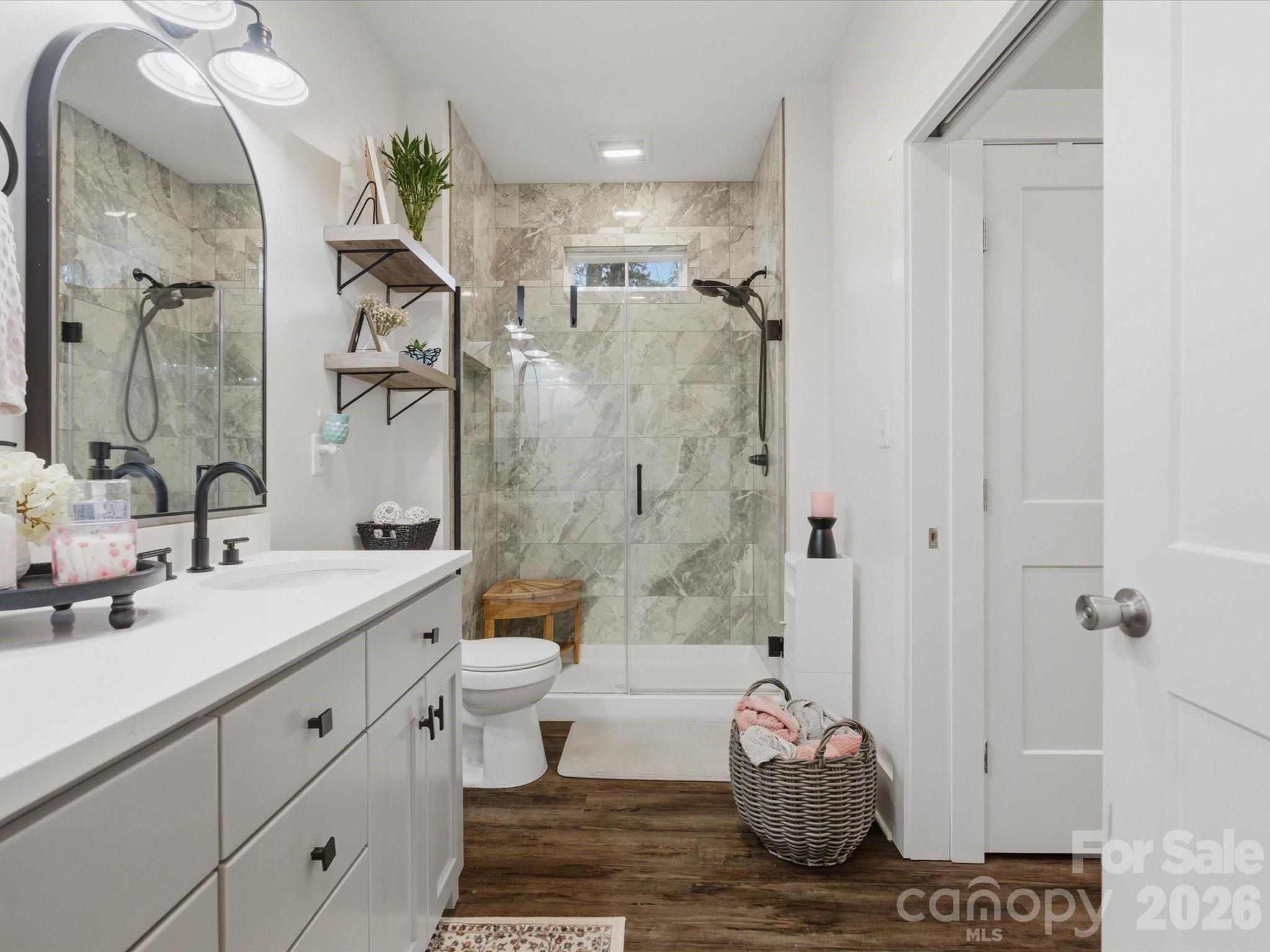 562 Lake Head Road — Norwood