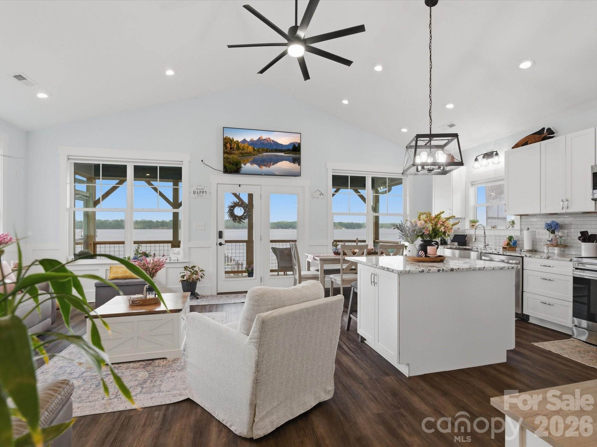 562 Lake Head Road — Norwood