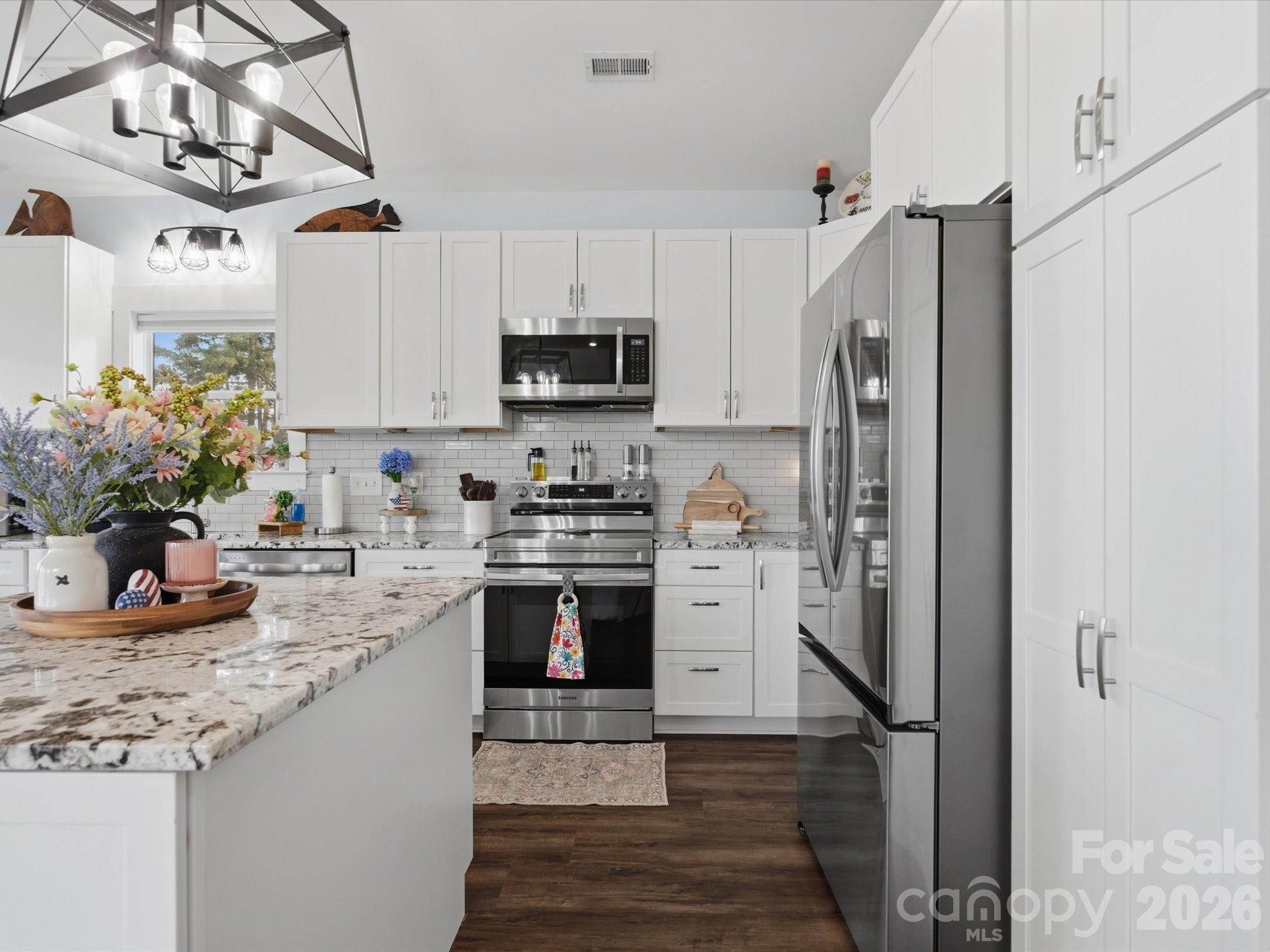 562 Lake Head Road — Norwood