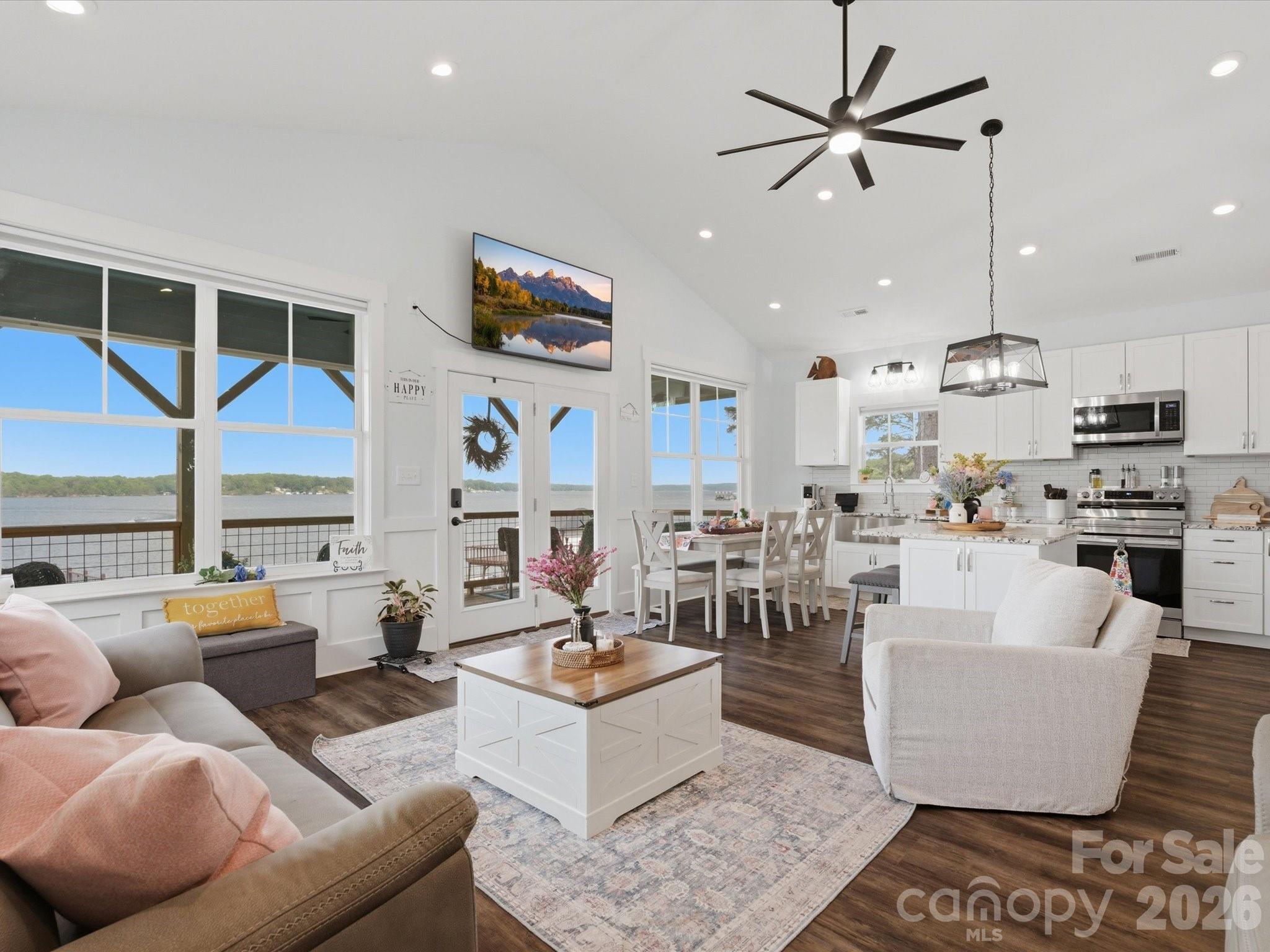 562 Lake Head Road — Norwood