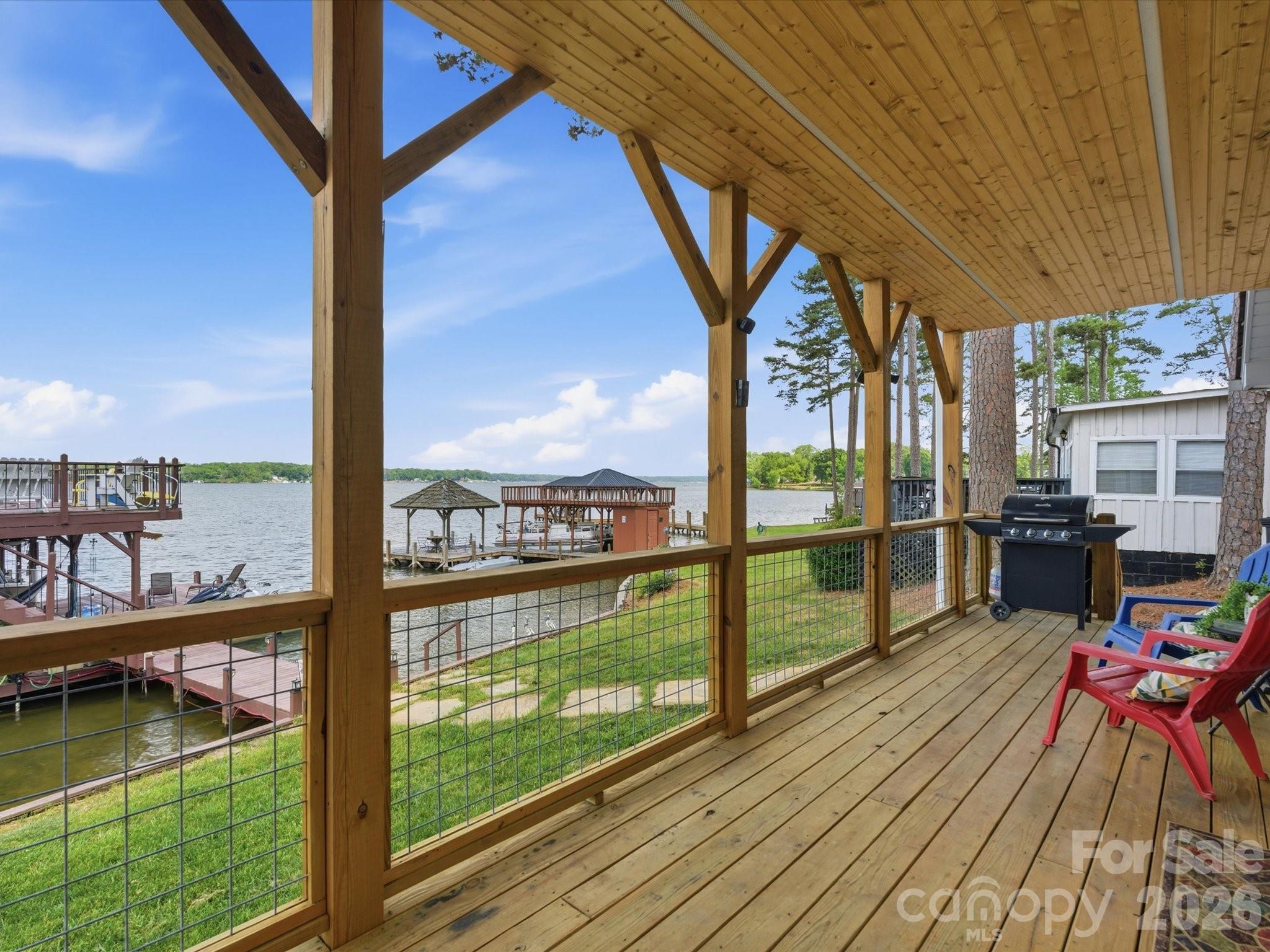 562 Lake Head Road — Norwood