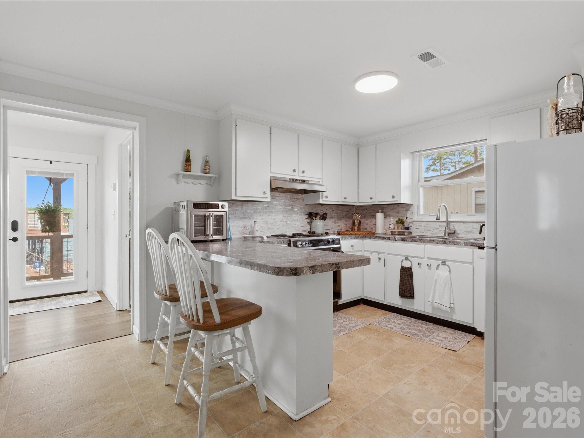 562 Lake Head Road — Norwood