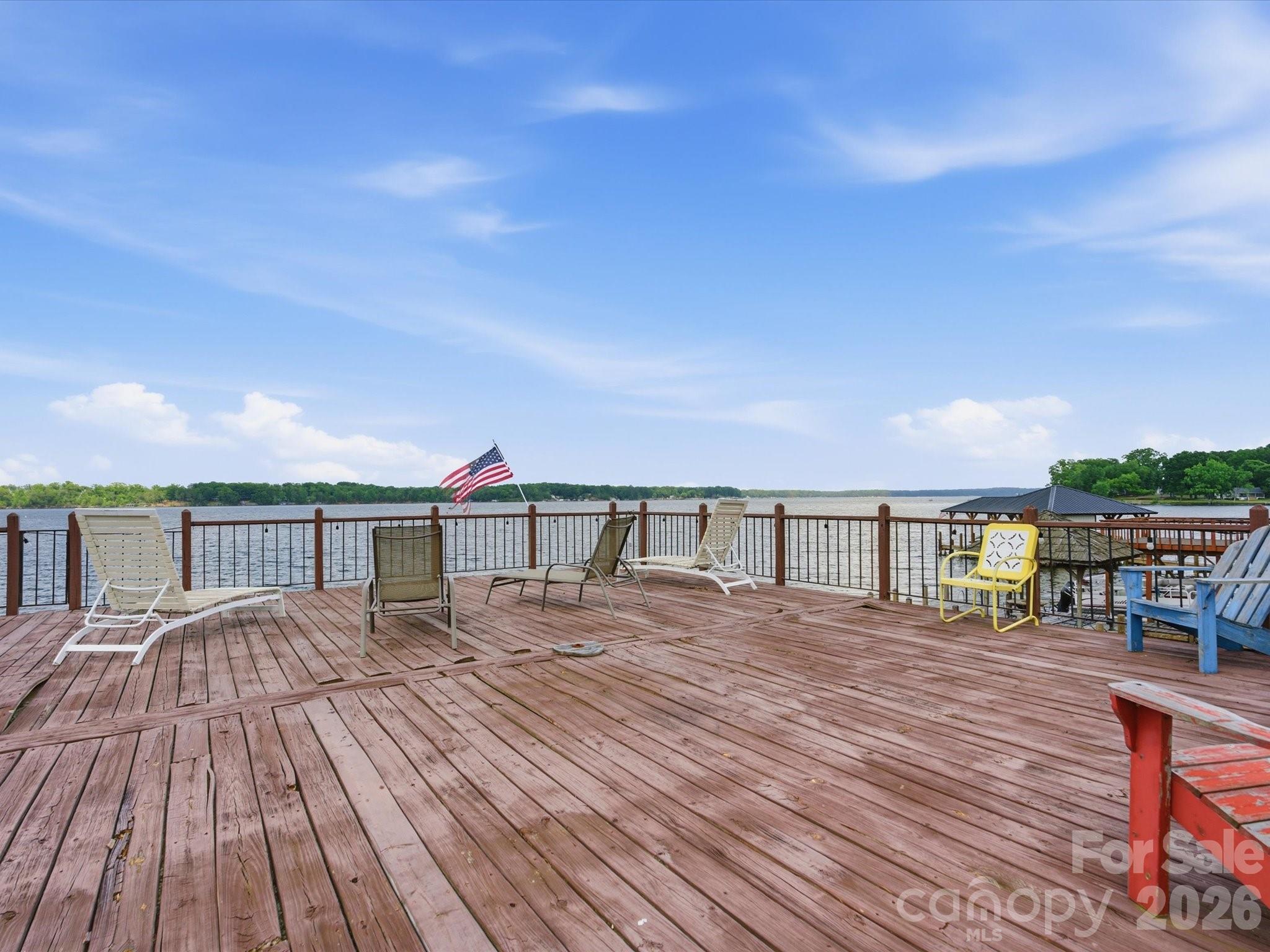562 Lake Head Road — Norwood