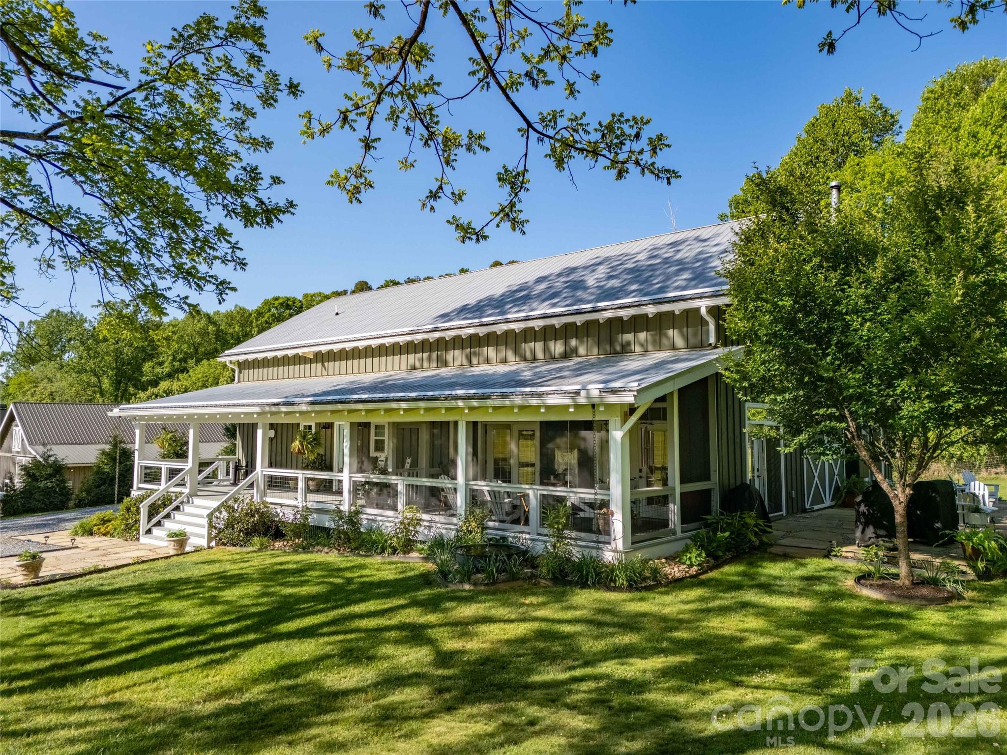 367 Nannys Lane — Sylva