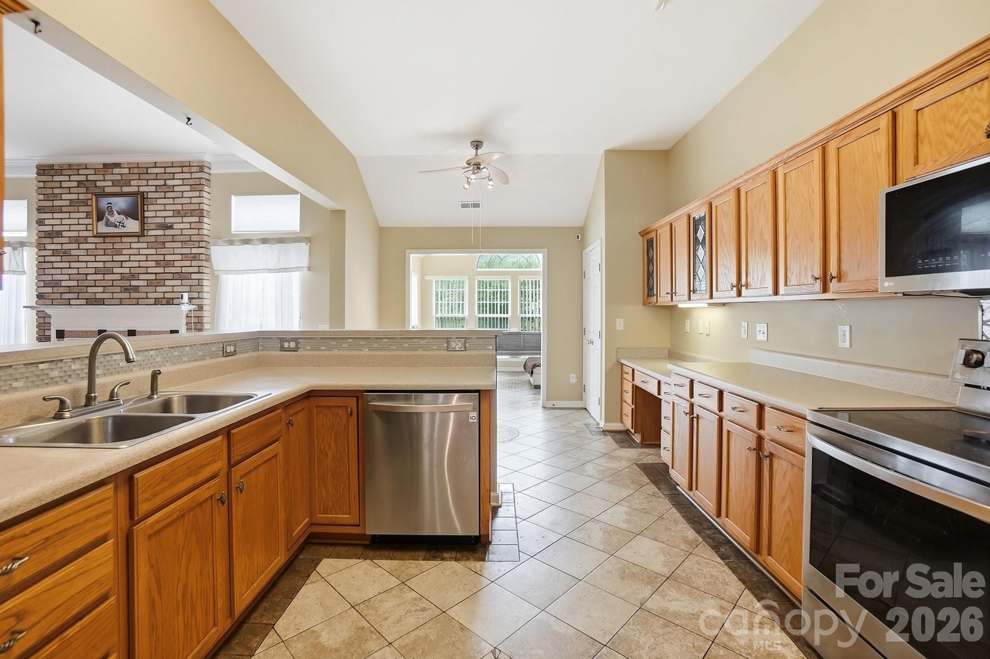 12610 Skymaster Court — Charlotte