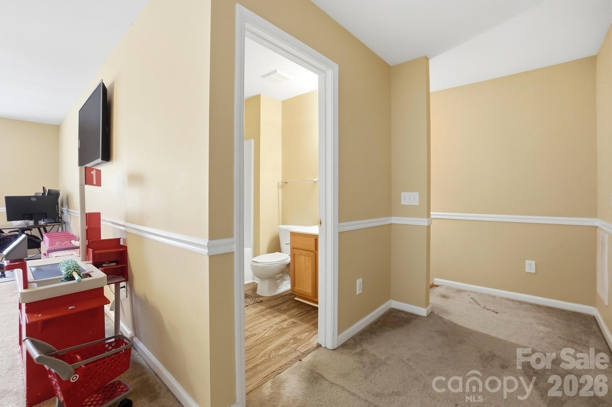12610 Skymaster Court — Charlotte