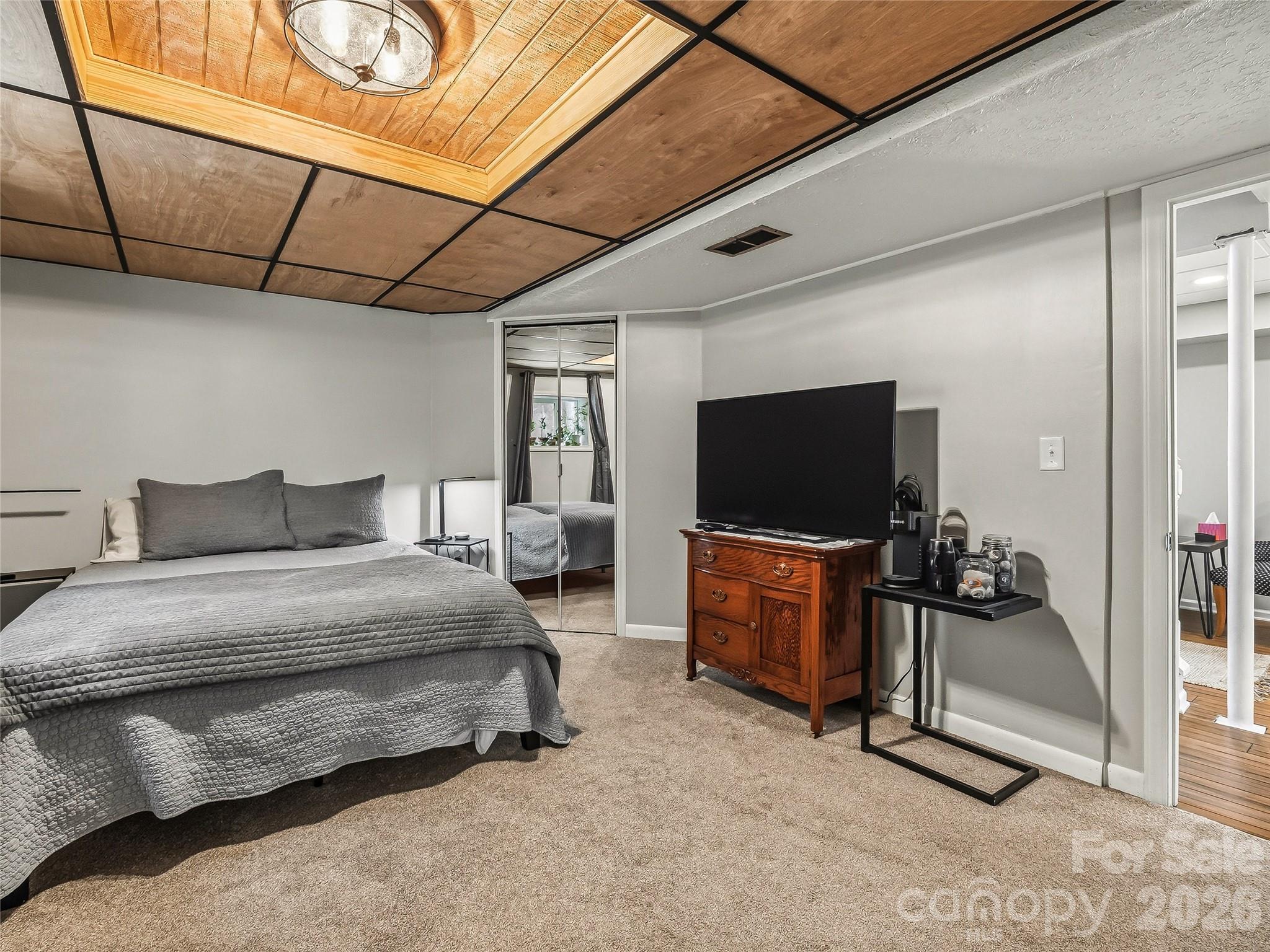 60 Skyview Terrace — Asheville