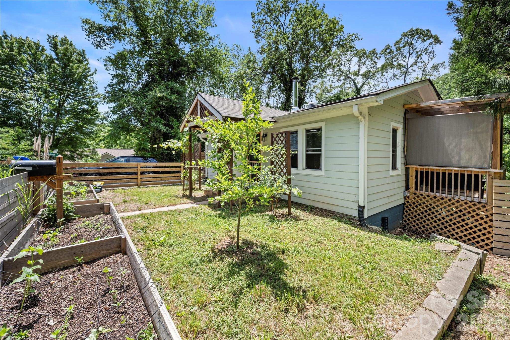 1 Detroit Avenue — Asheville