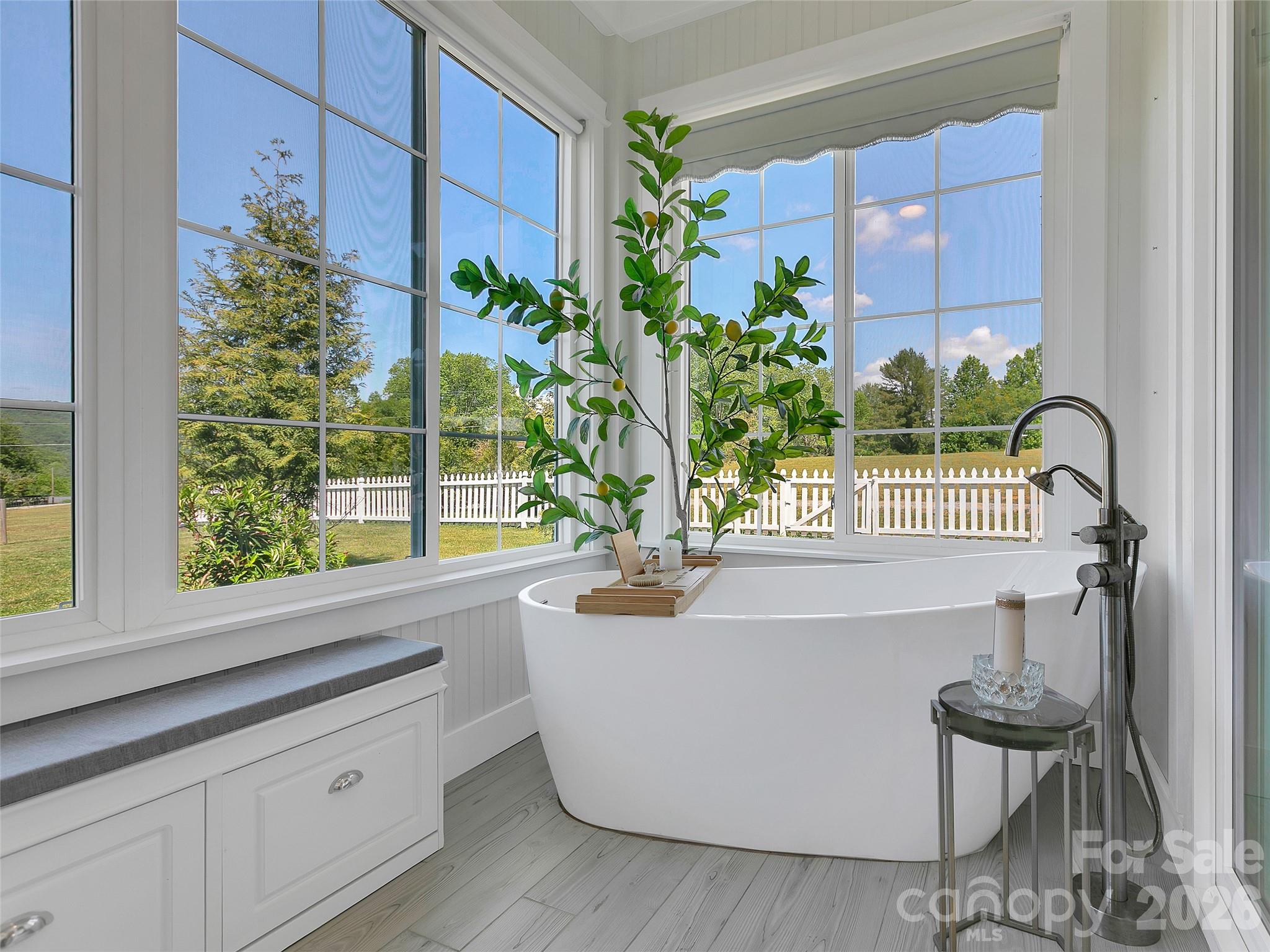 150 Brilliant Sky Road — Penrose