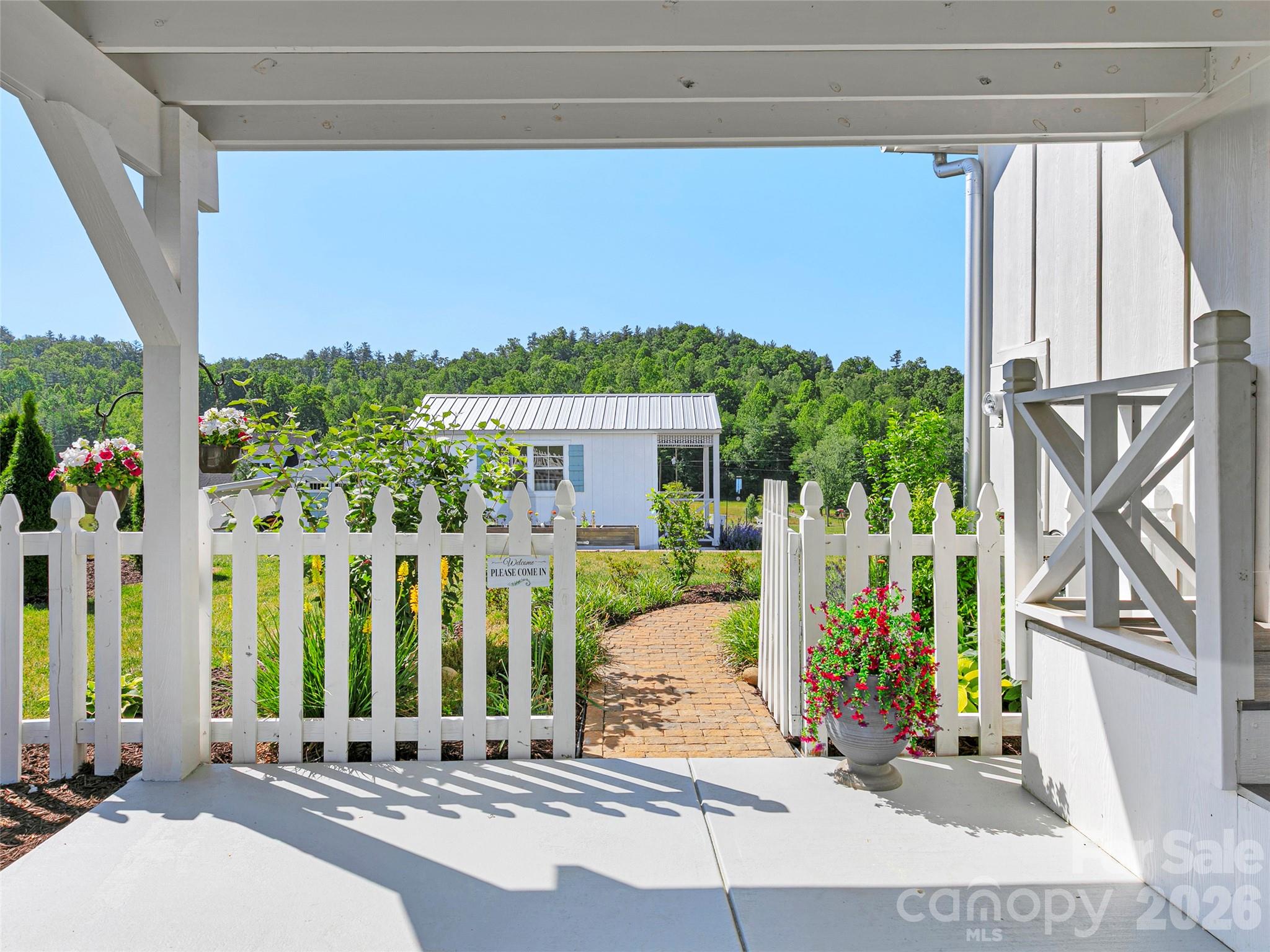 150 Brilliant Sky Road — Penrose