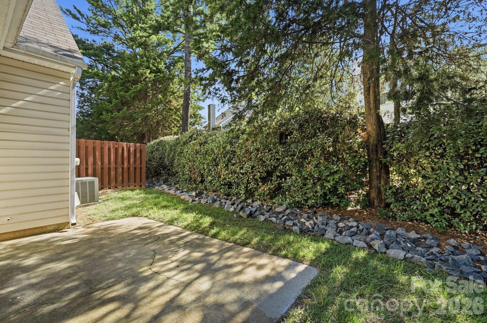 6068 Bobcat Place — Charlotte