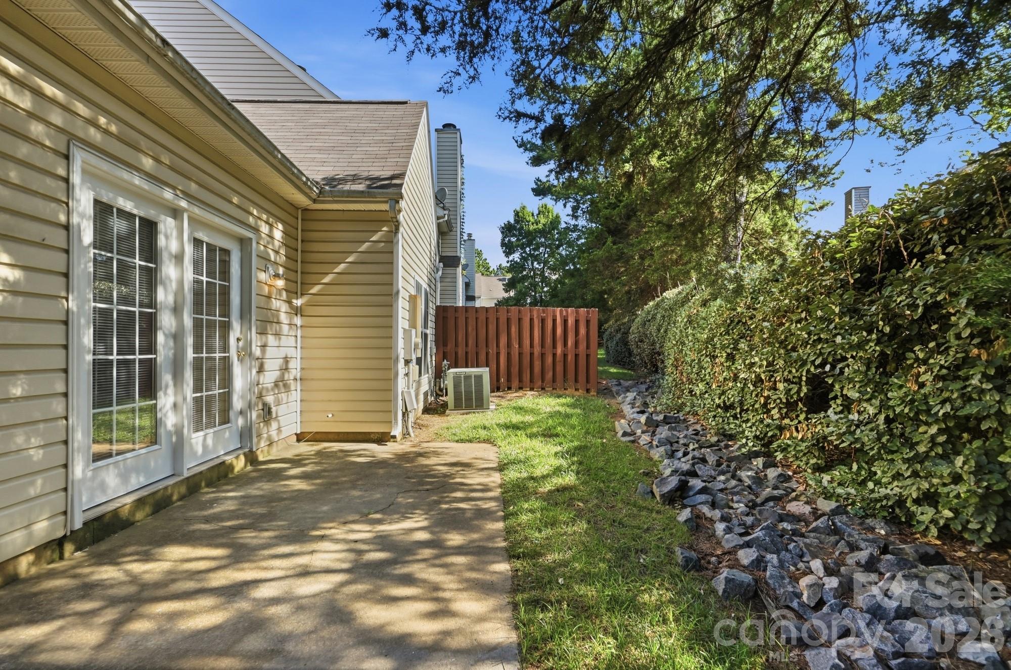 6068 Bobcat Place — Charlotte