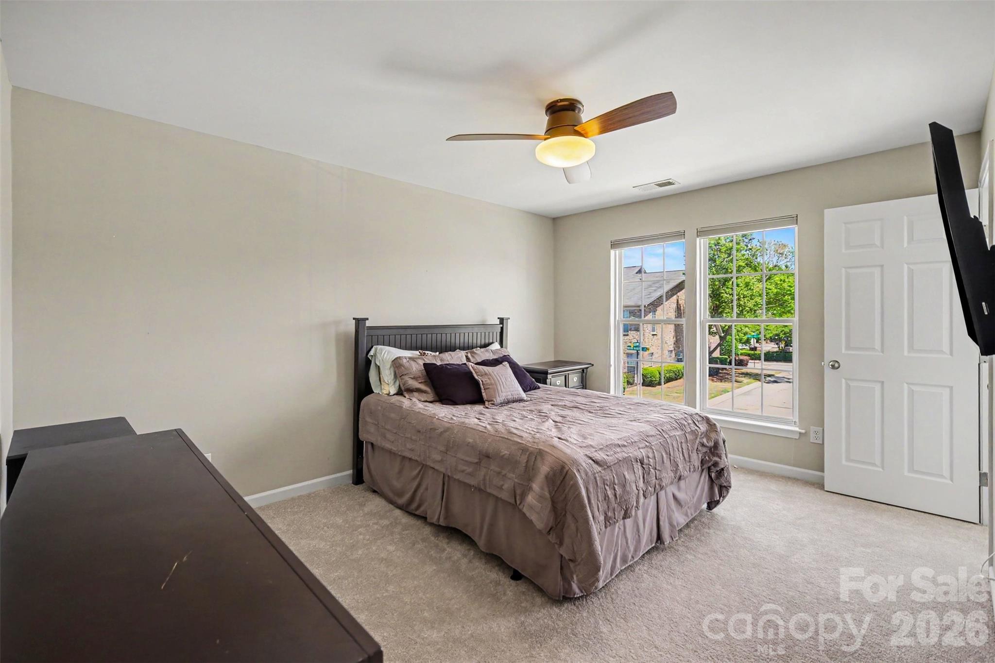 5938 Union Pacific Avenue — Charlotte