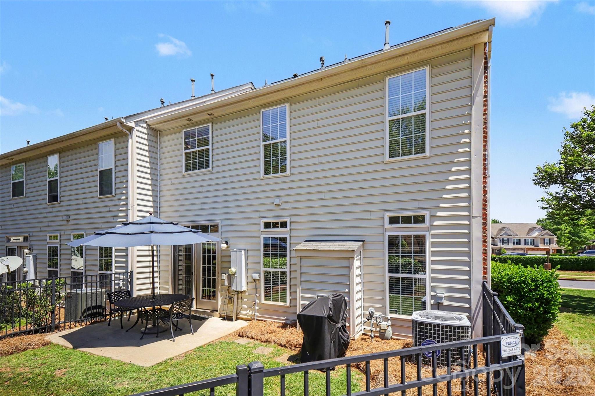 5938 Union Pacific Avenue — Charlotte