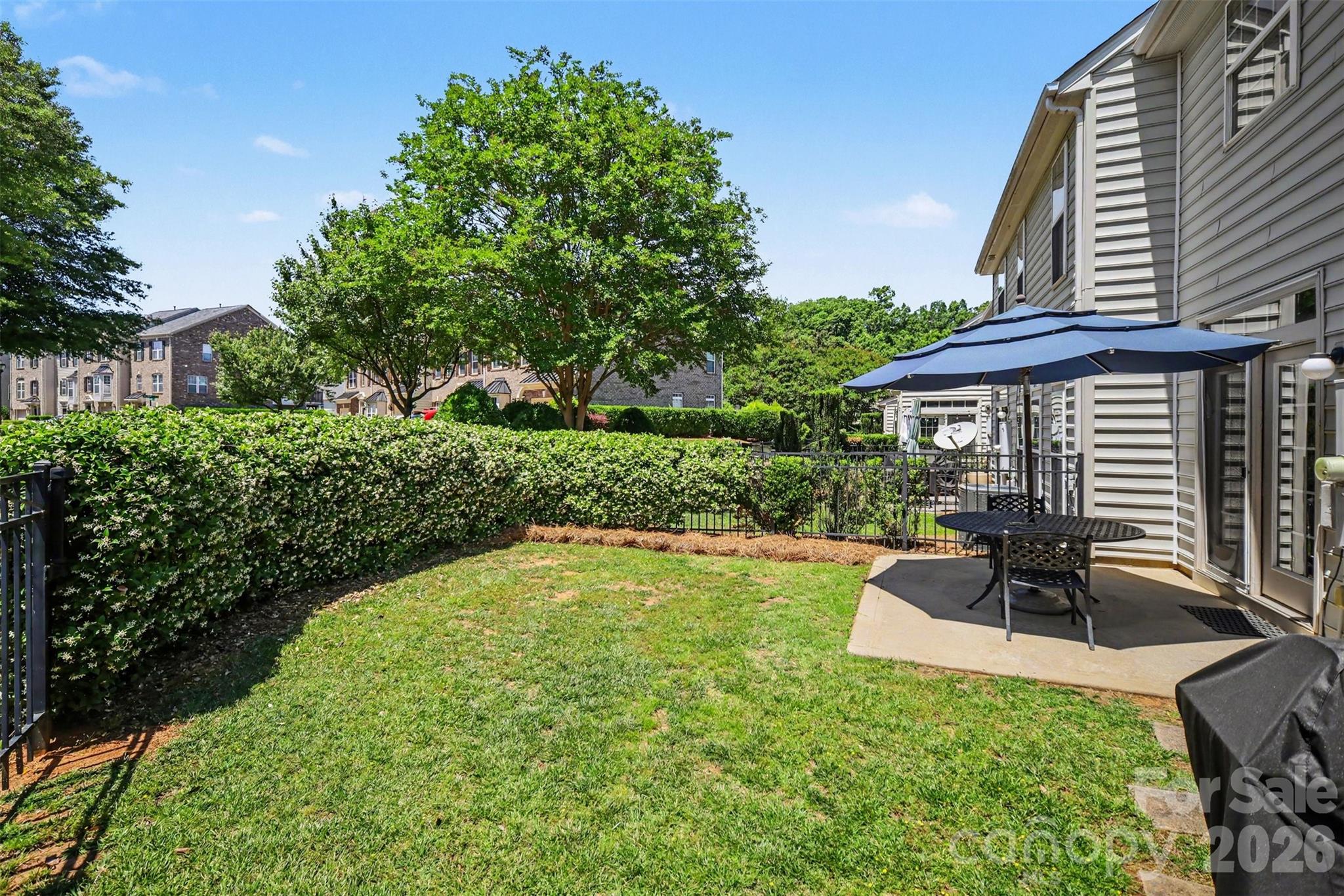 5938 Union Pacific Avenue — Charlotte