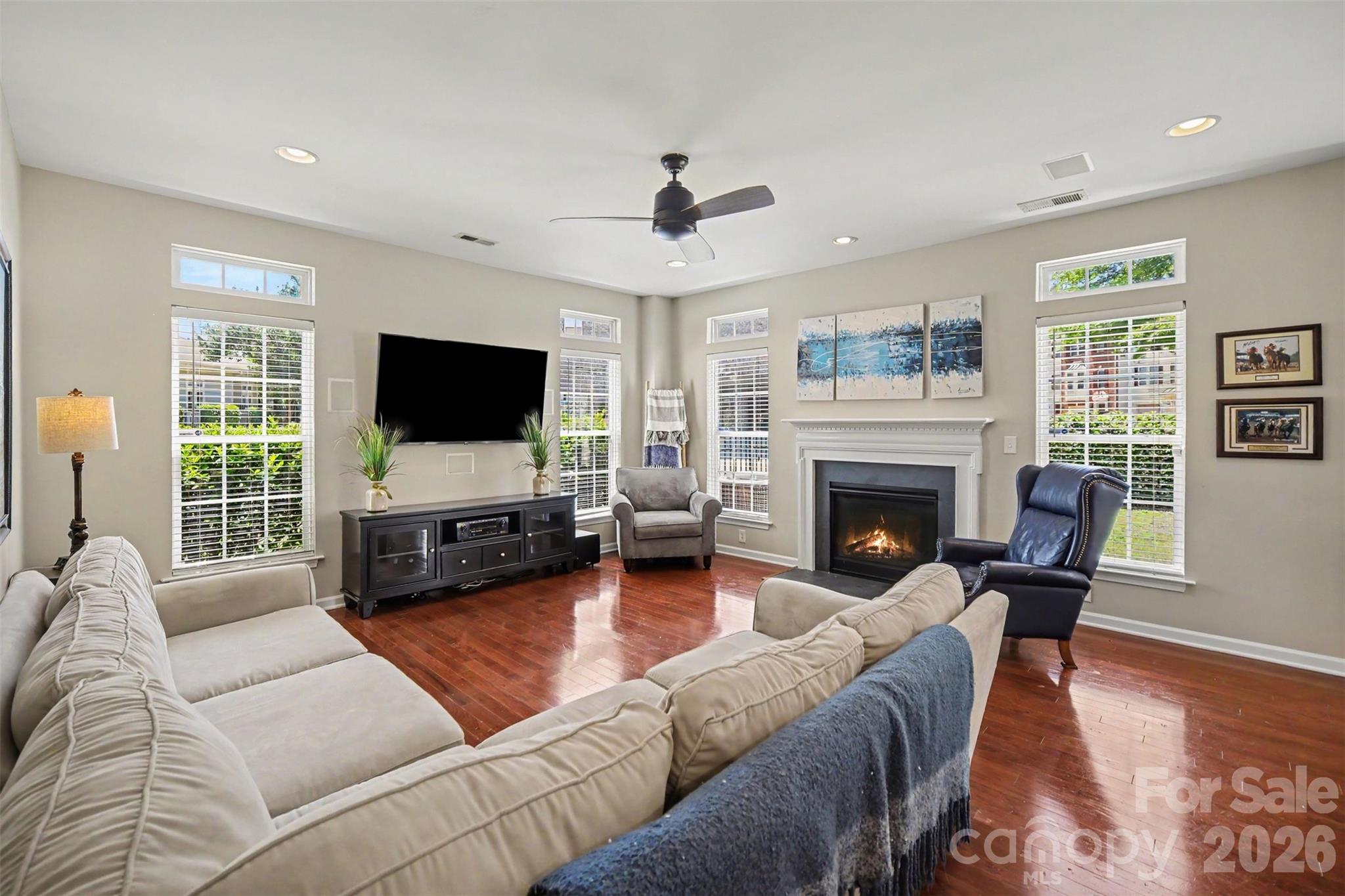 5938 Union Pacific Avenue — Charlotte