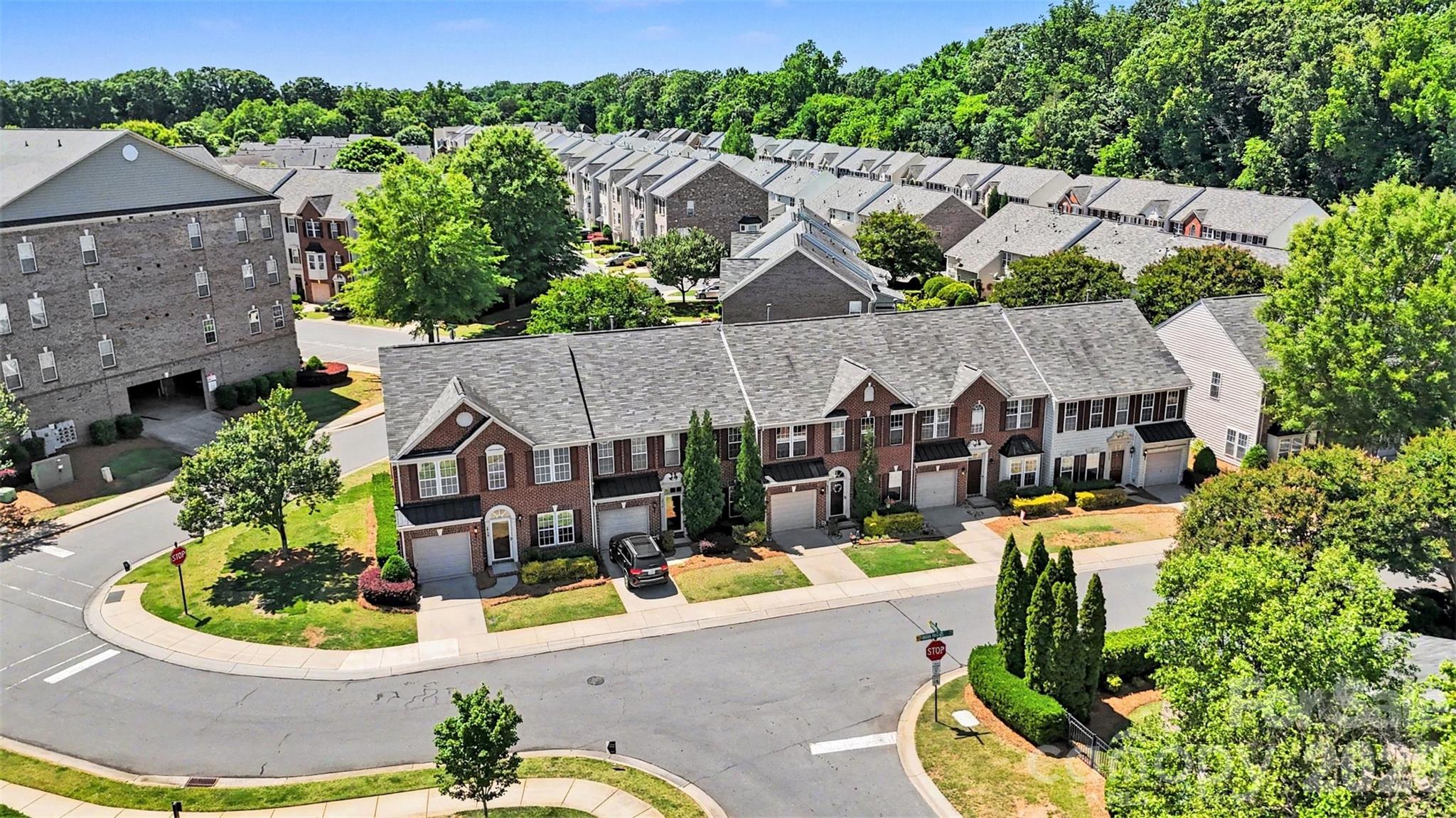 5938 Union Pacific Avenue — Charlotte