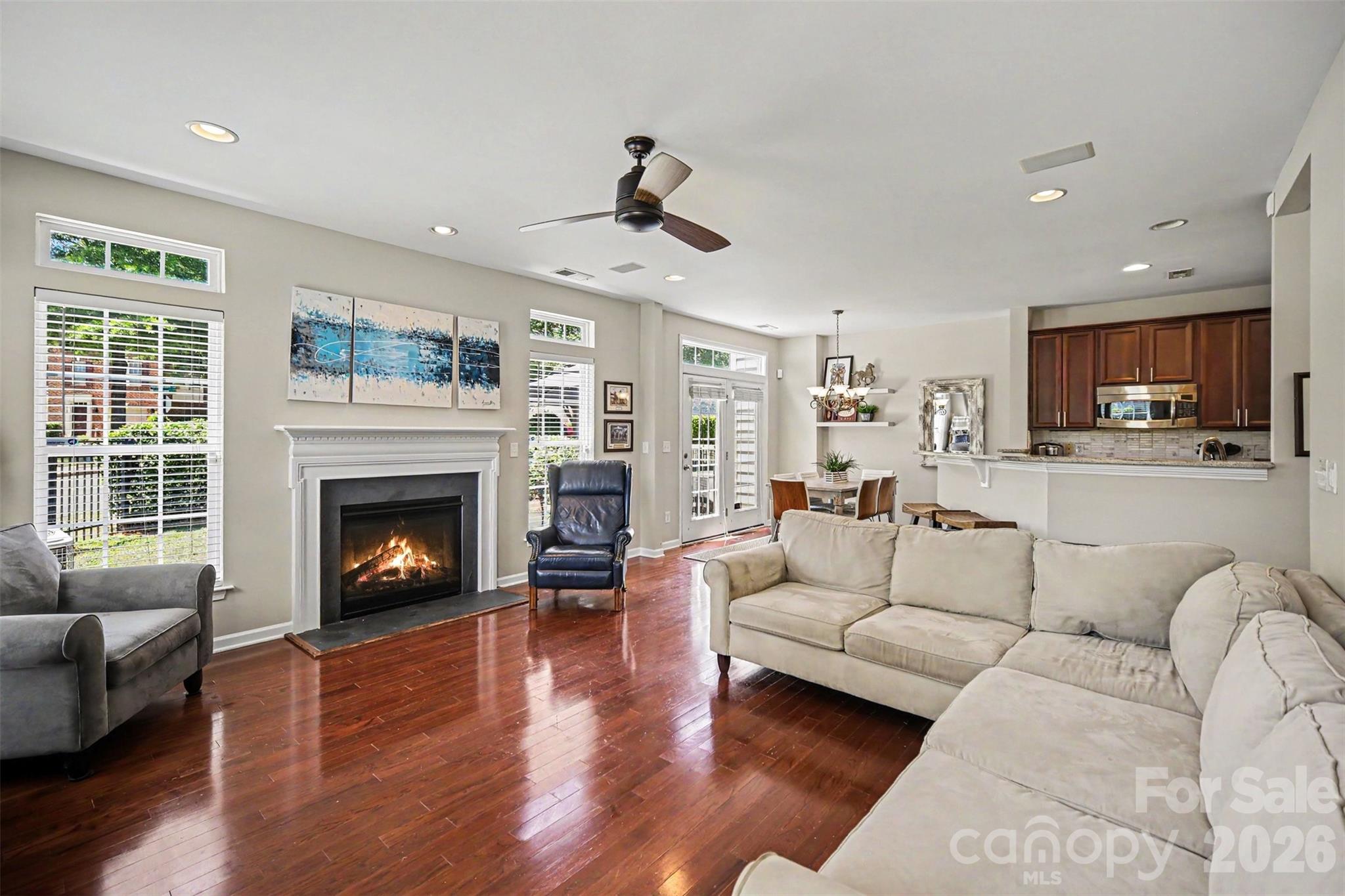 5938 Union Pacific Avenue — Charlotte