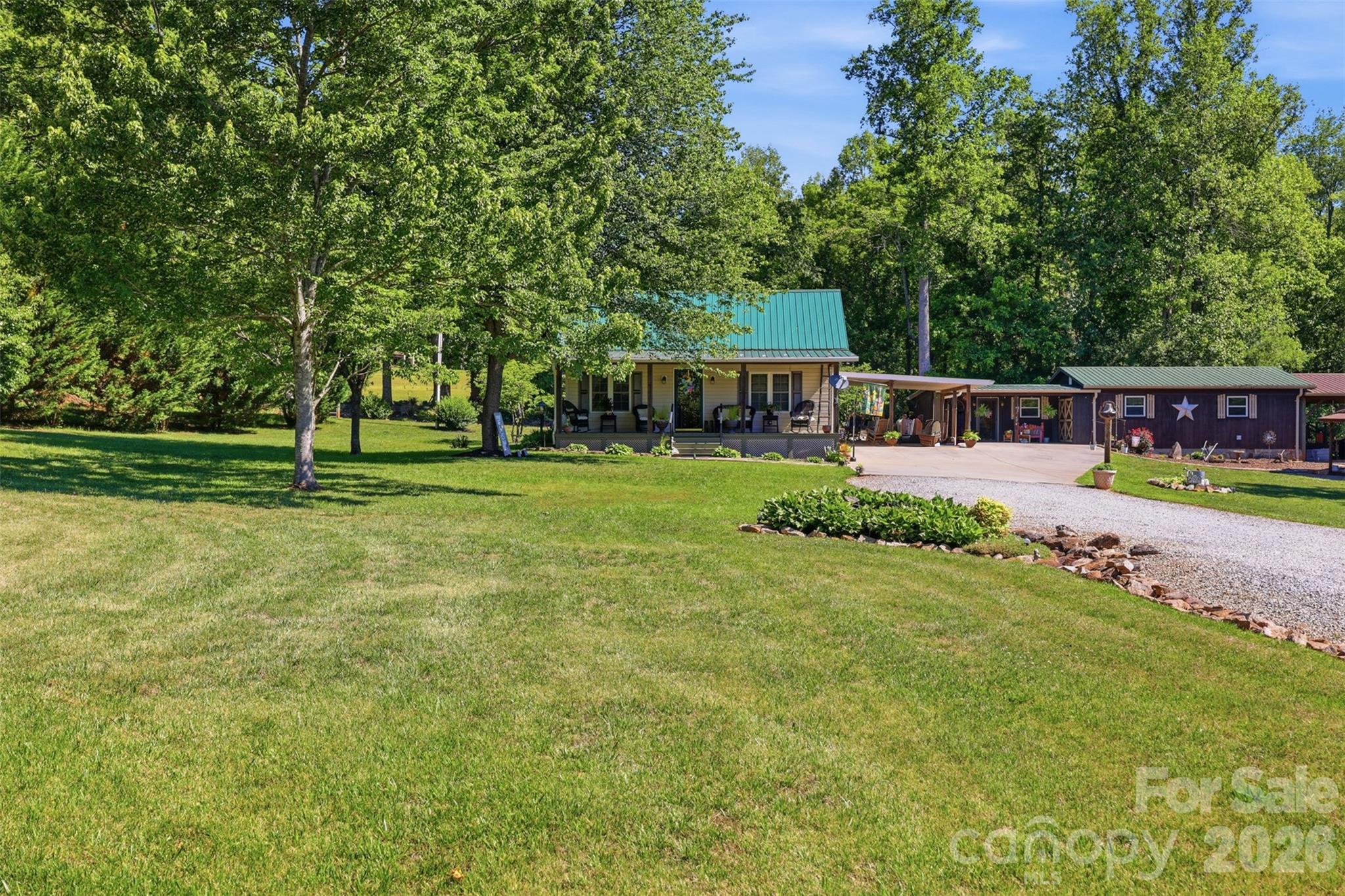 176 + 174 Oak Hollow Road — Union Grove