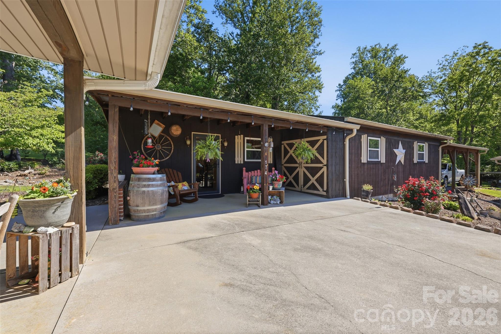 176 + 174 Oak Hollow Road — Union Grove