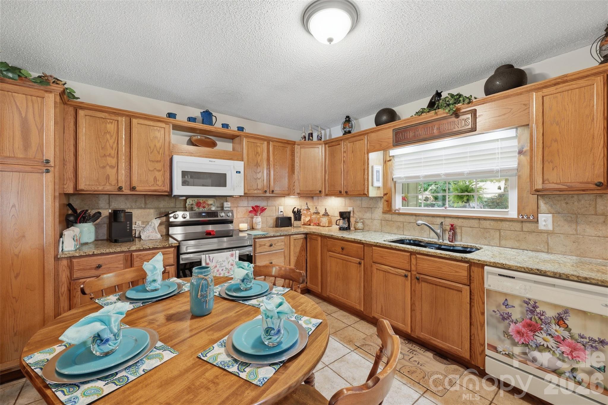 176 + 174 Oak Hollow Road — Union Grove