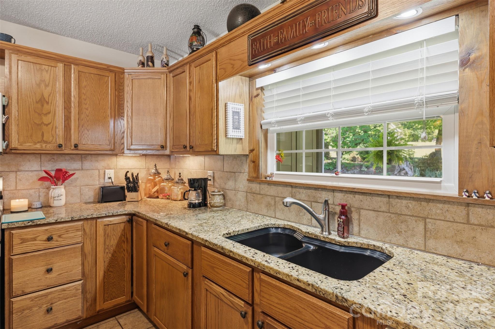 176 + 174 Oak Hollow Road — Union Grove