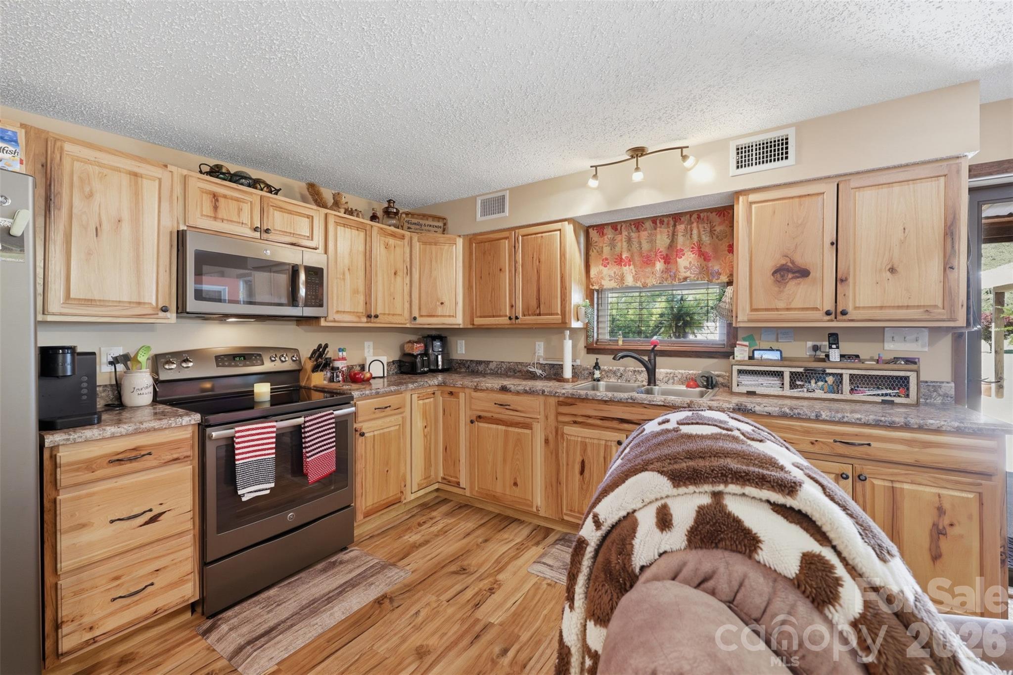 176 + 174 Oak Hollow Road — Union Grove