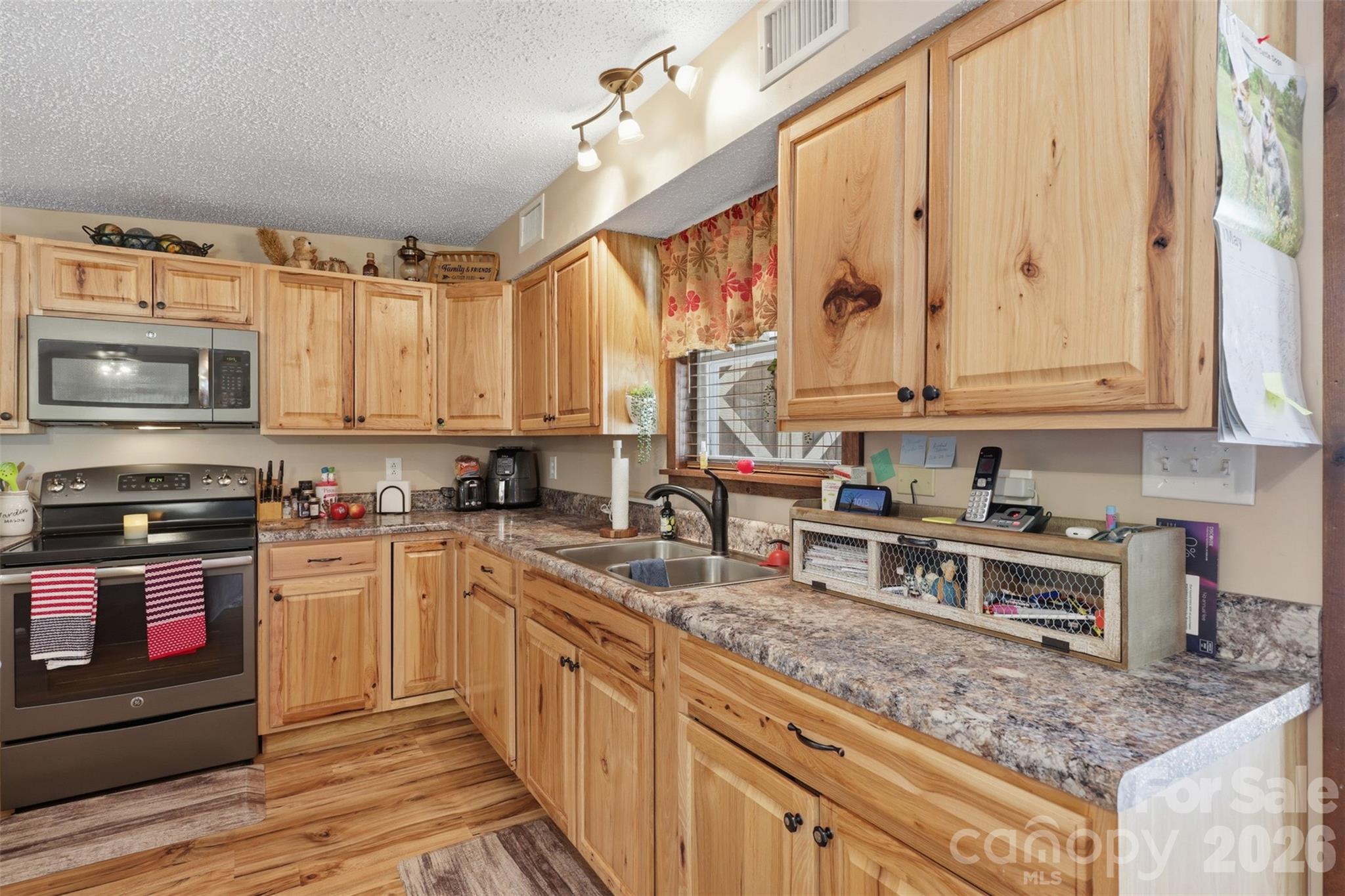 176 + 174 Oak Hollow Road — Union Grove