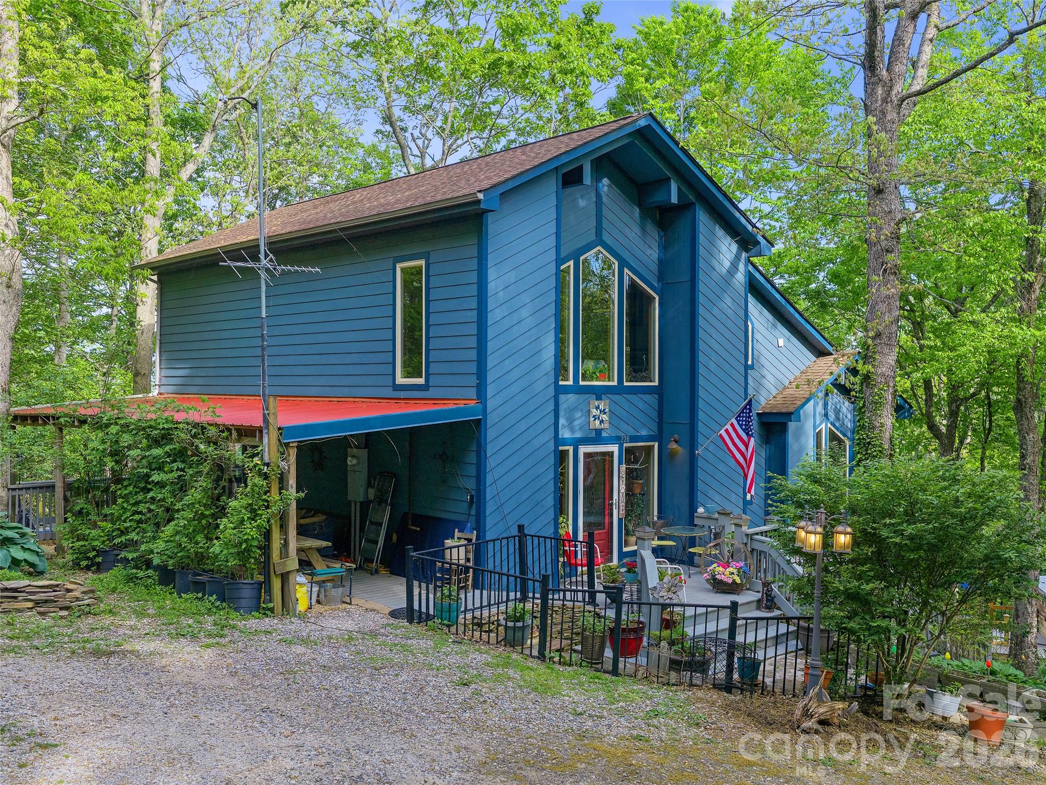 228 Continental Divide Road — Spruce Pine