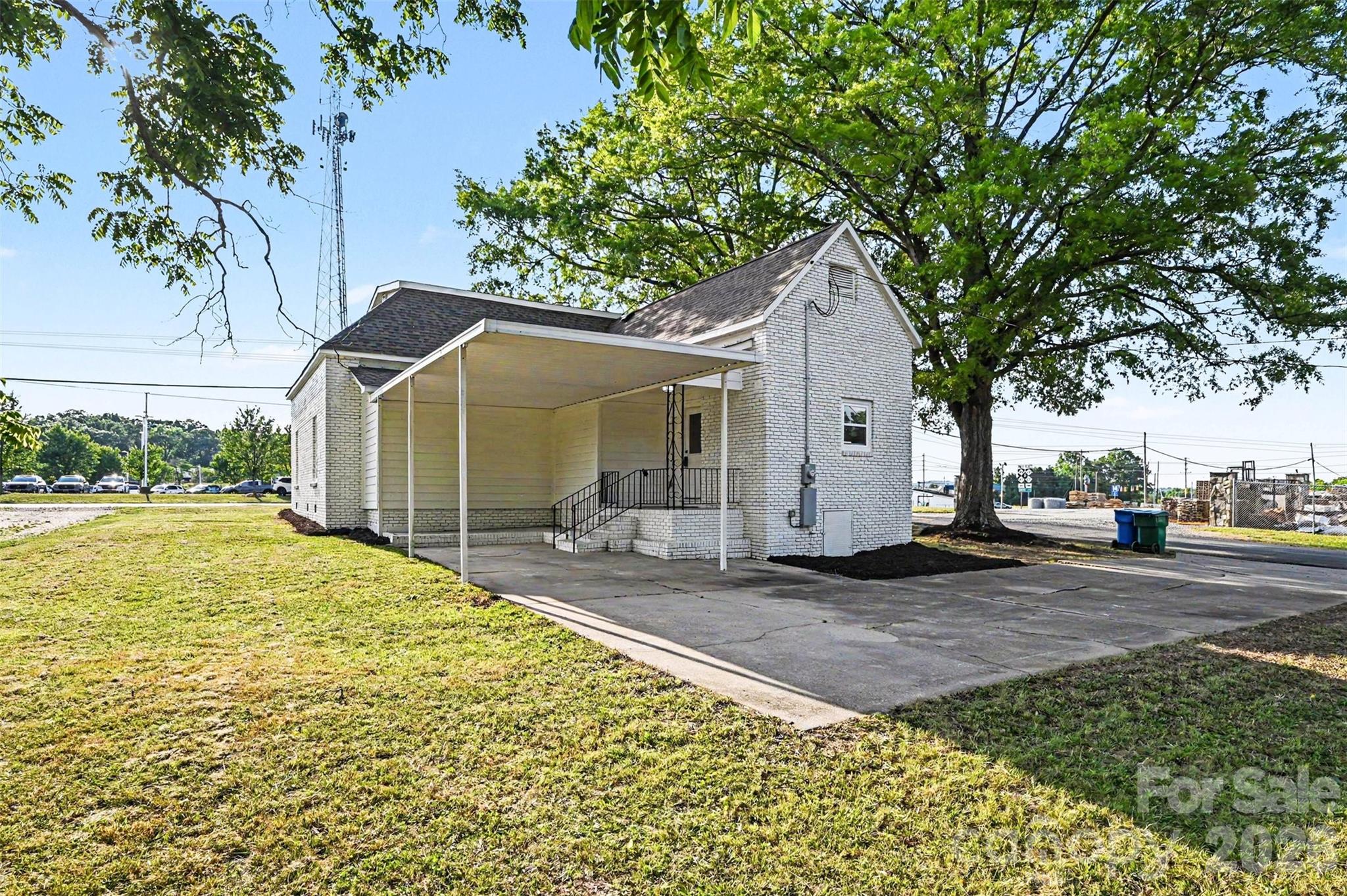 405 Aquadale Road — Albemarle