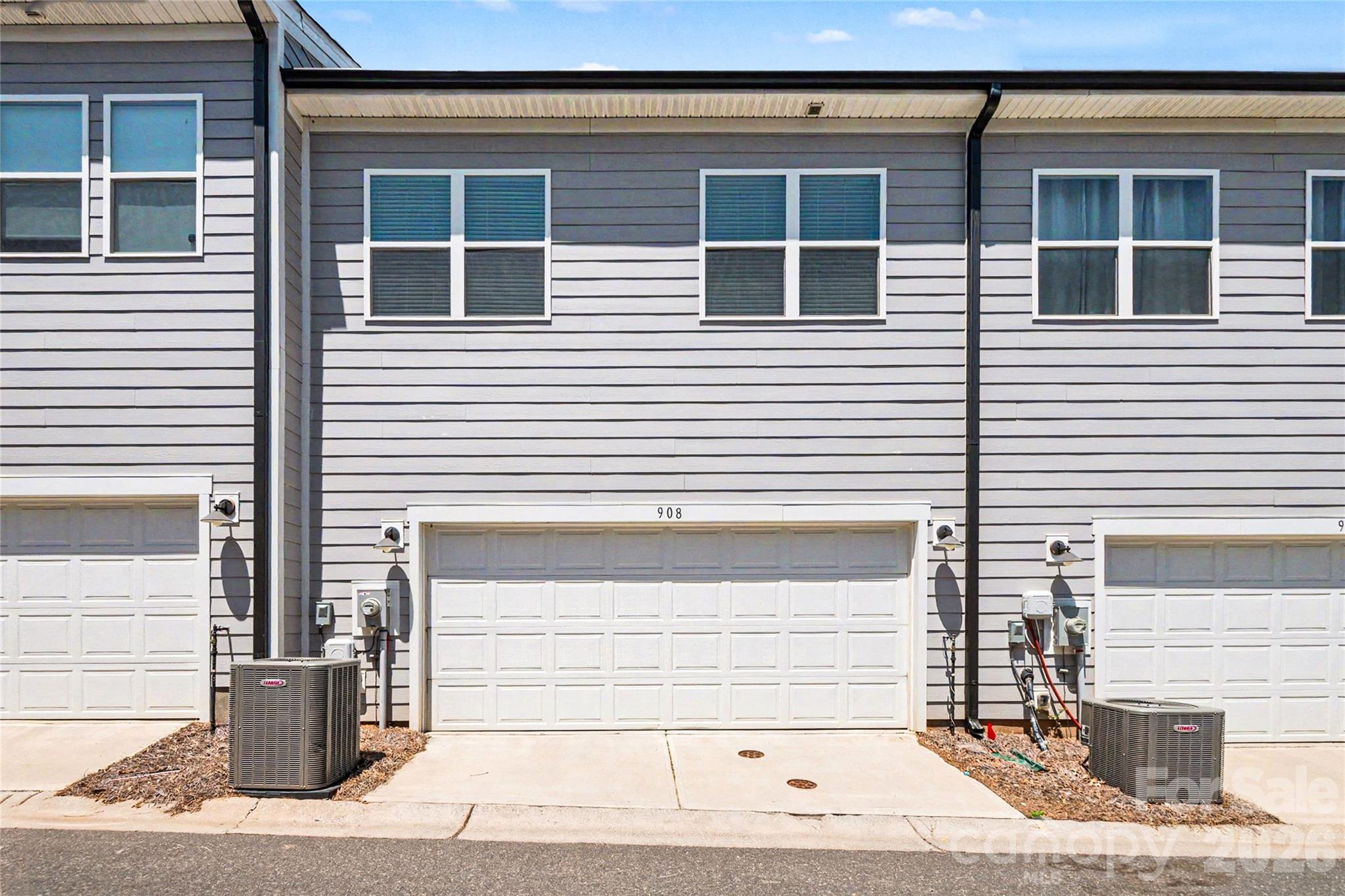 908 Kinsey Alley — Charlotte