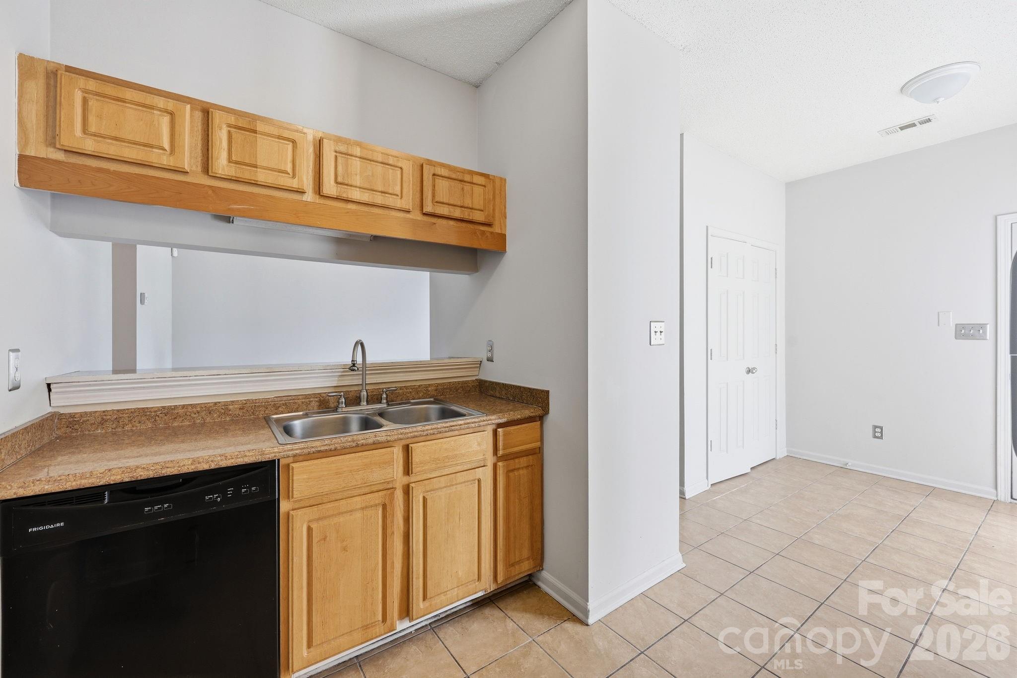 6330 Derryfield Drive — Charlotte