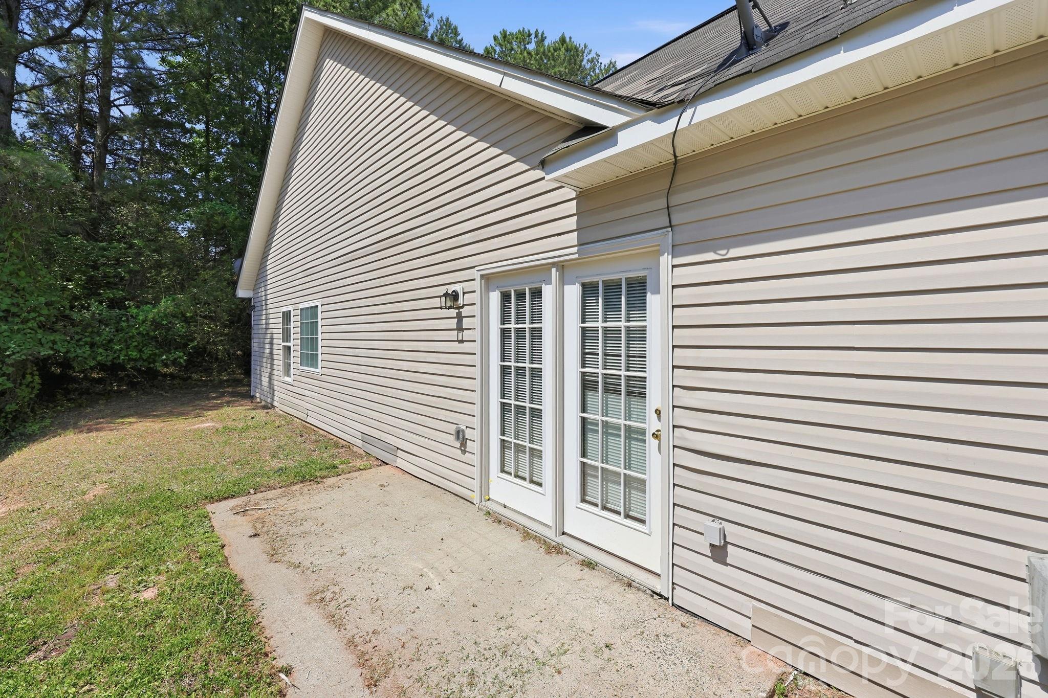 6330 Derryfield Drive — Charlotte