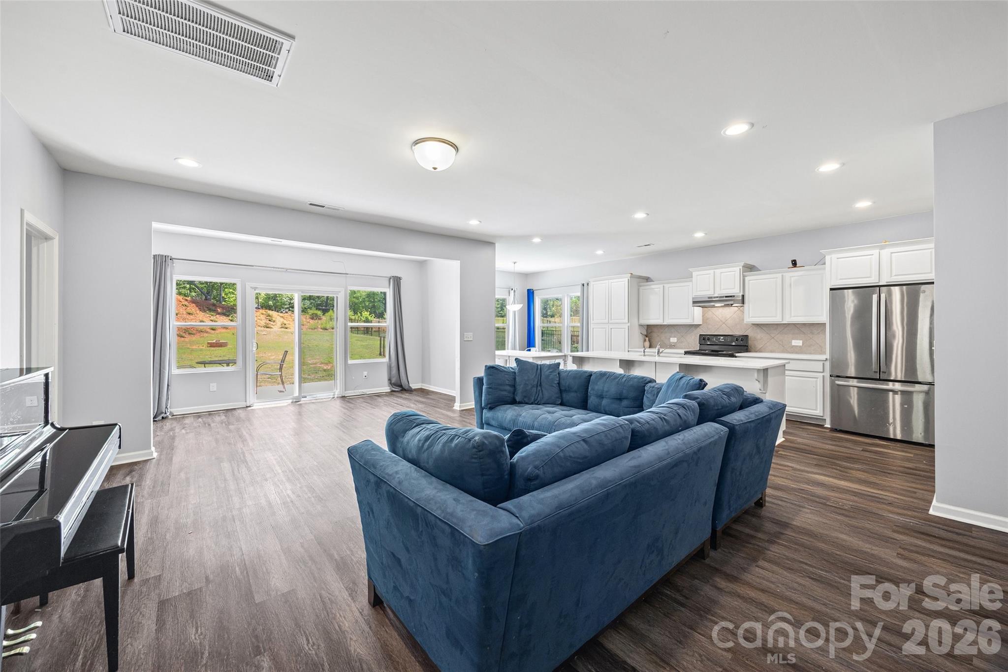 14435 Maritime Drive — Lancaster