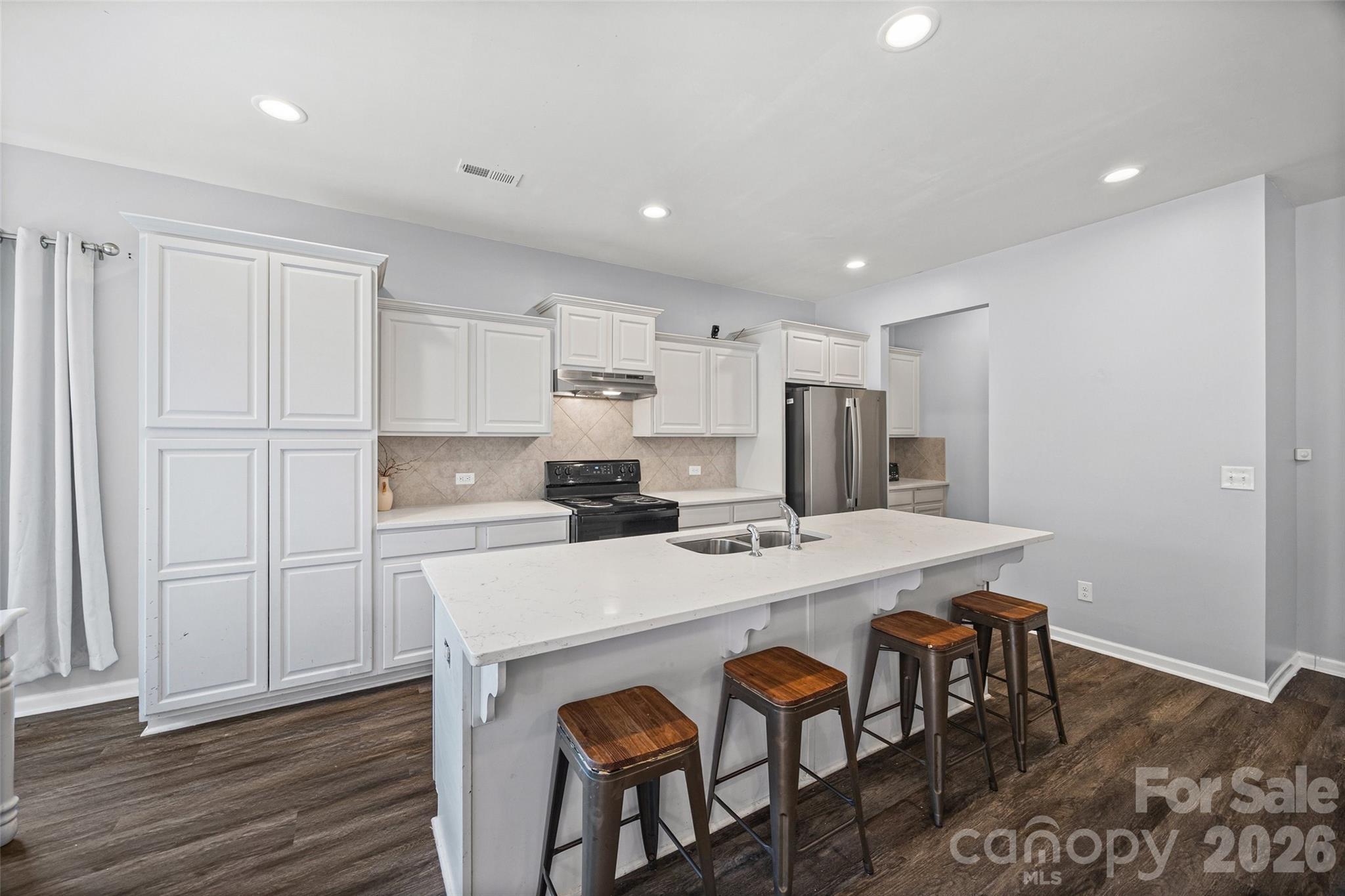 14435 Maritime Drive — Lancaster