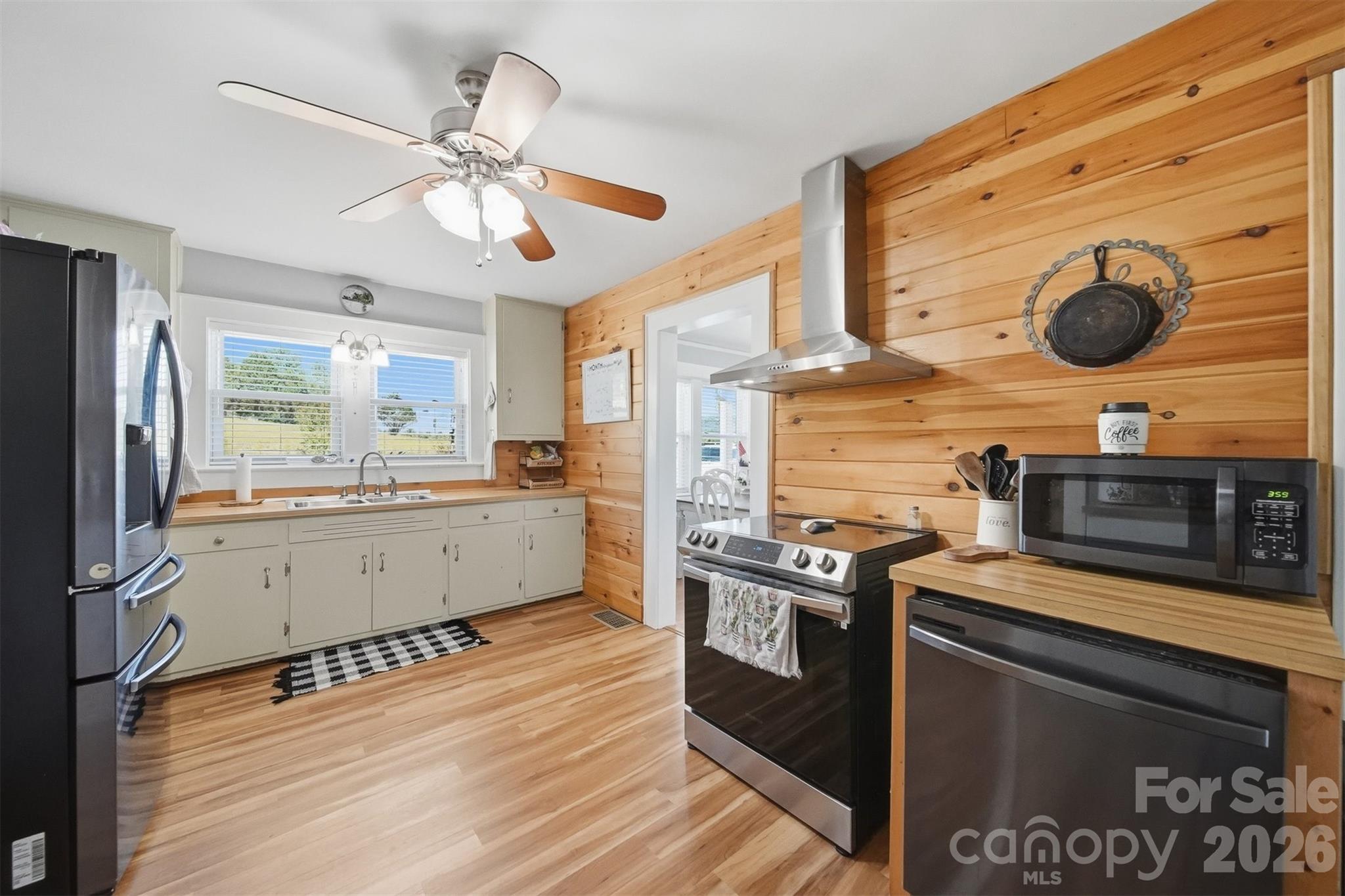 4039 Hartland Road — Lenoir
