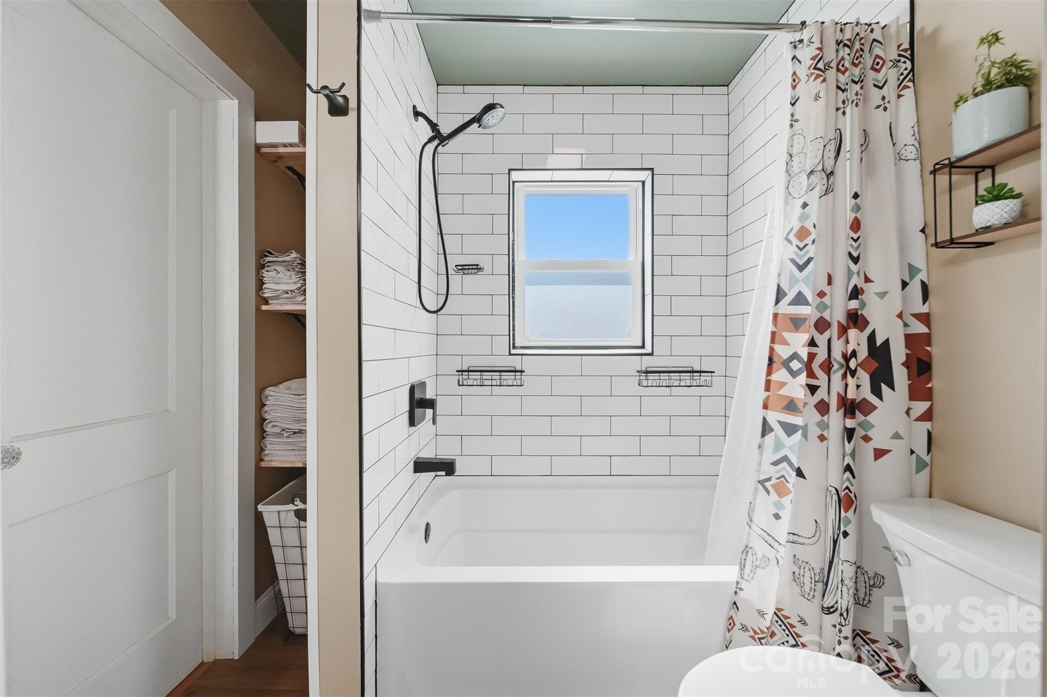 4039 Hartland Road — Lenoir