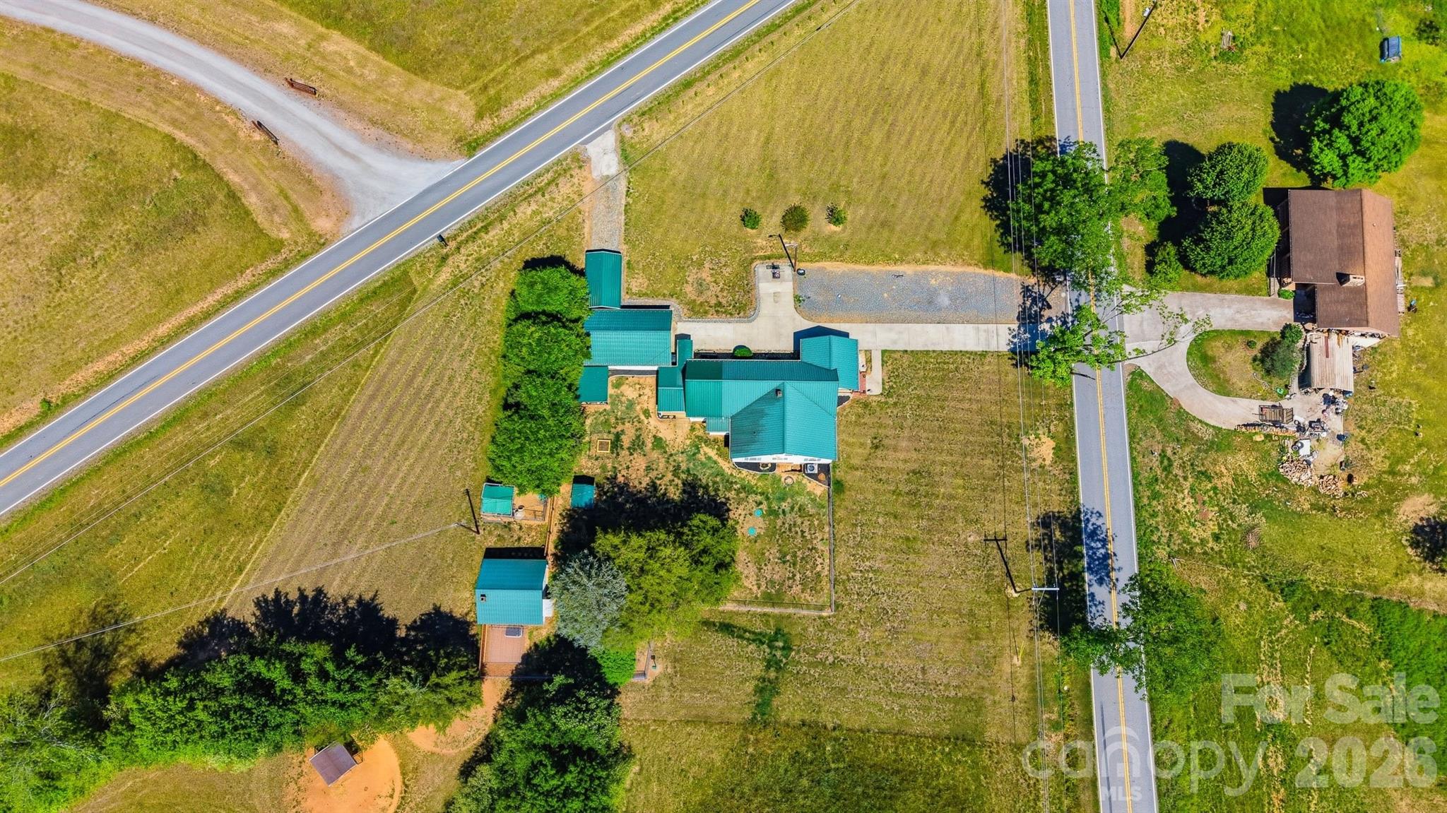 4039 Hartland Road — Lenoir