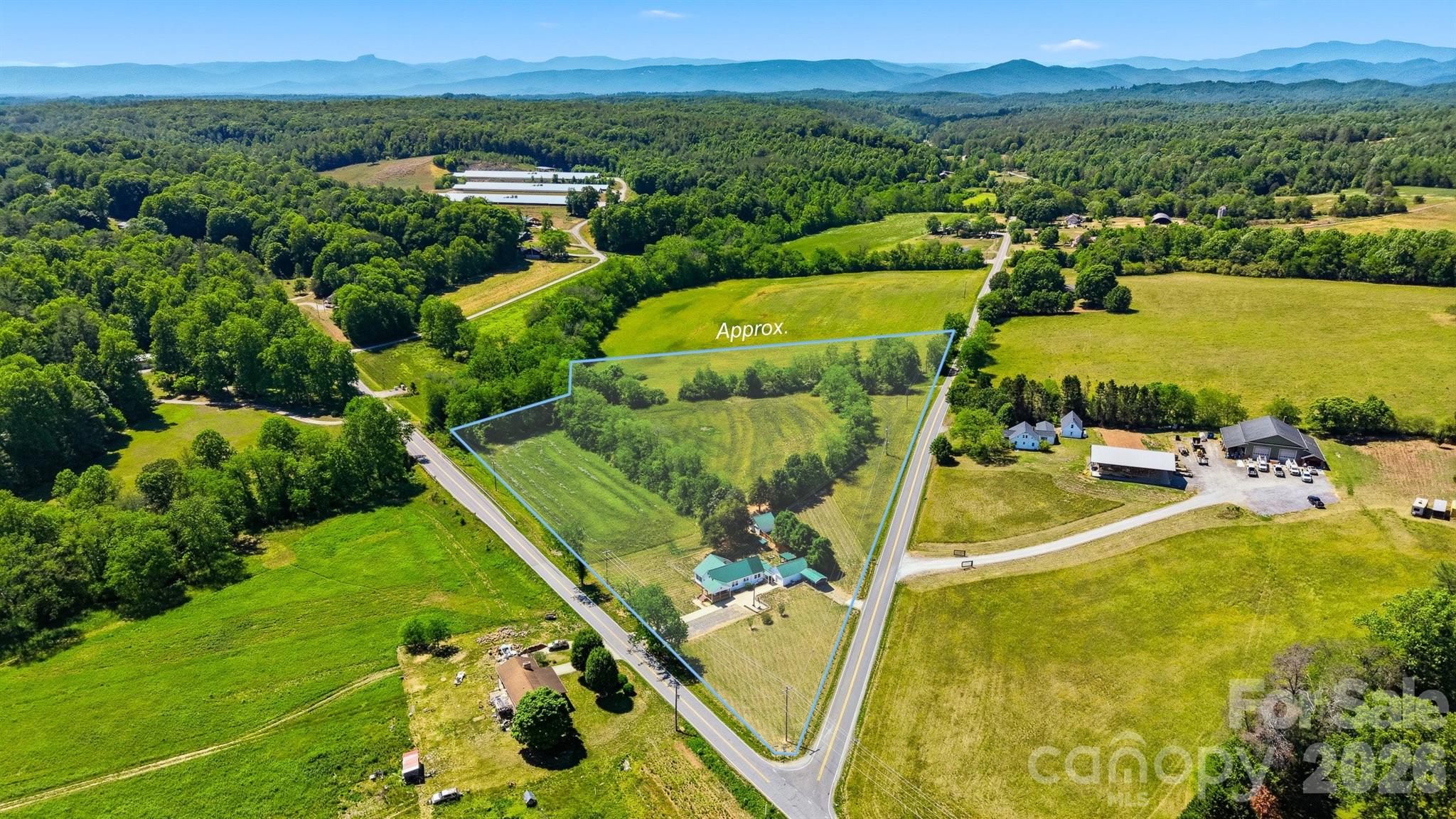 4039 Hartland Road — Lenoir