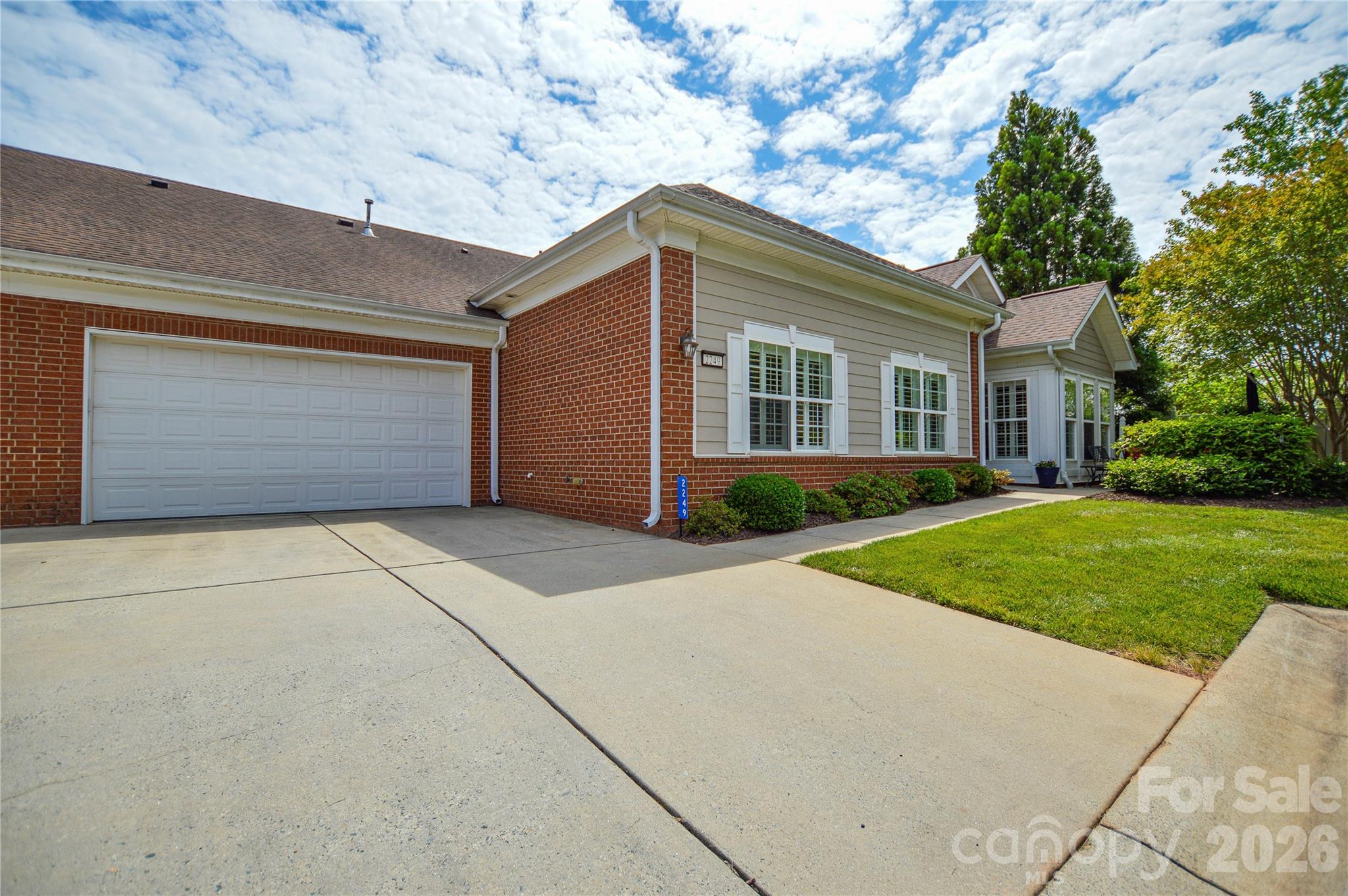2249 N Castle Court — Matthews