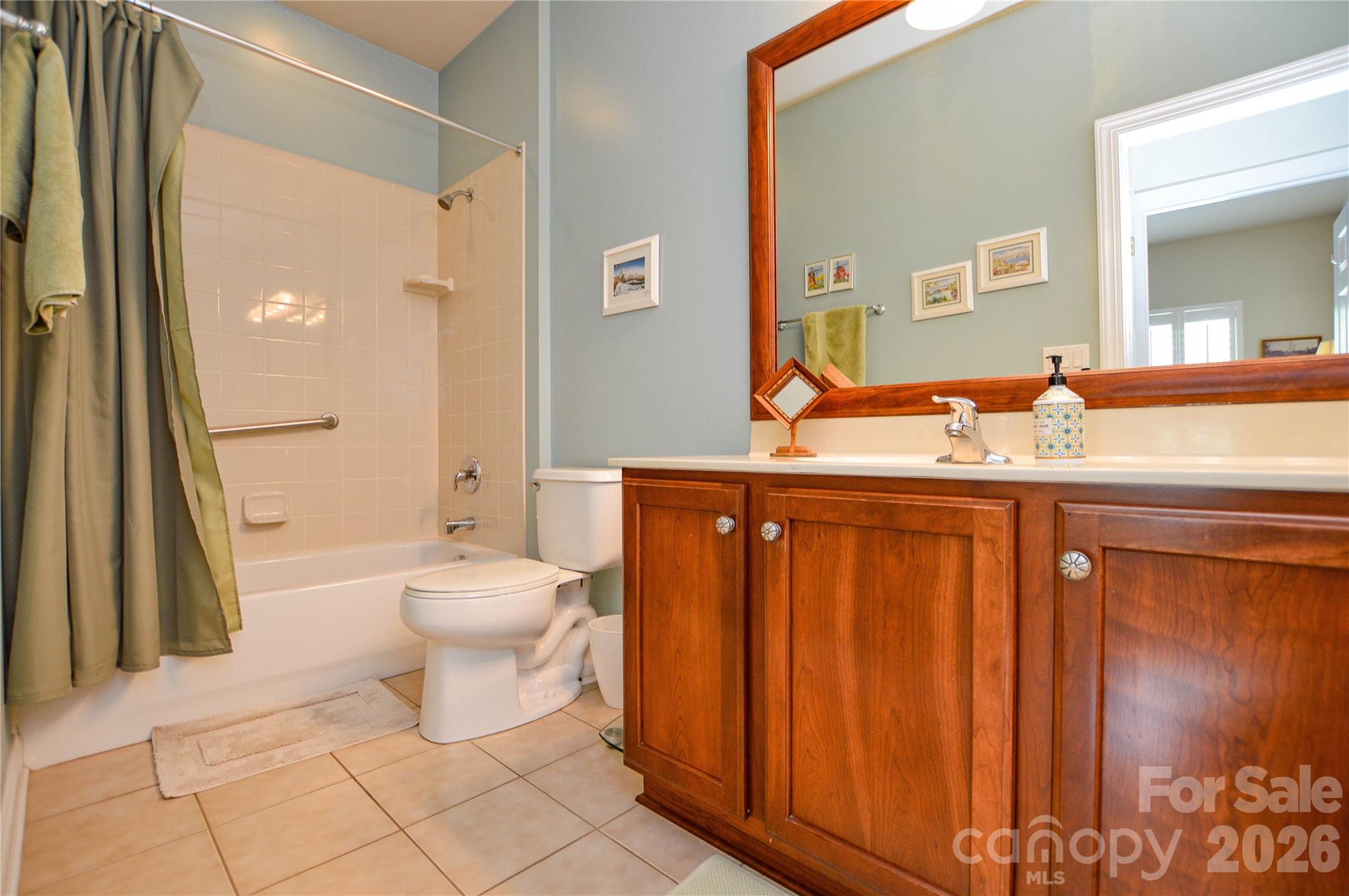2249 N Castle Court — Matthews