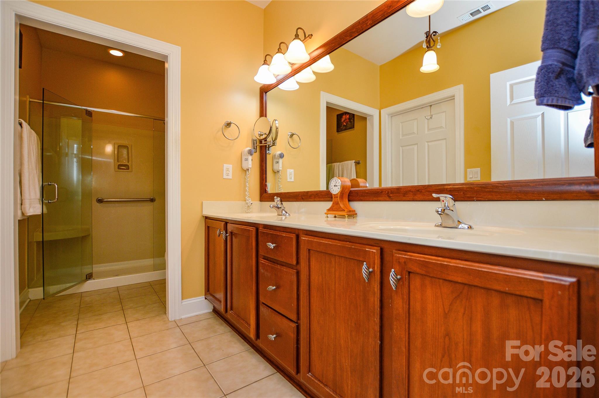 2249 N Castle Court — Matthews