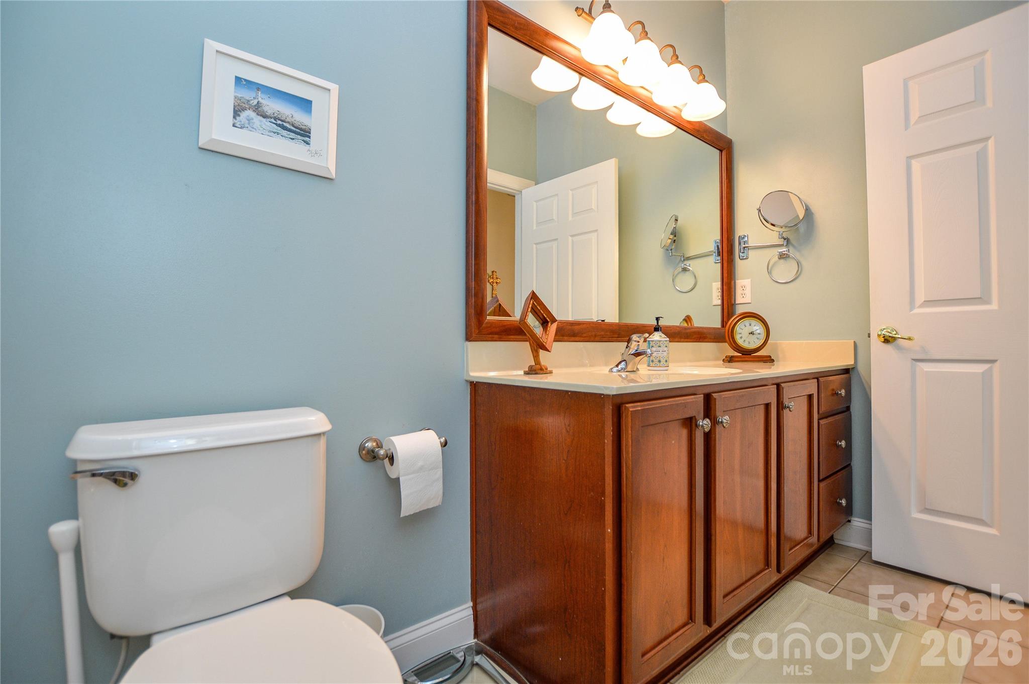 2249 N Castle Court — Matthews